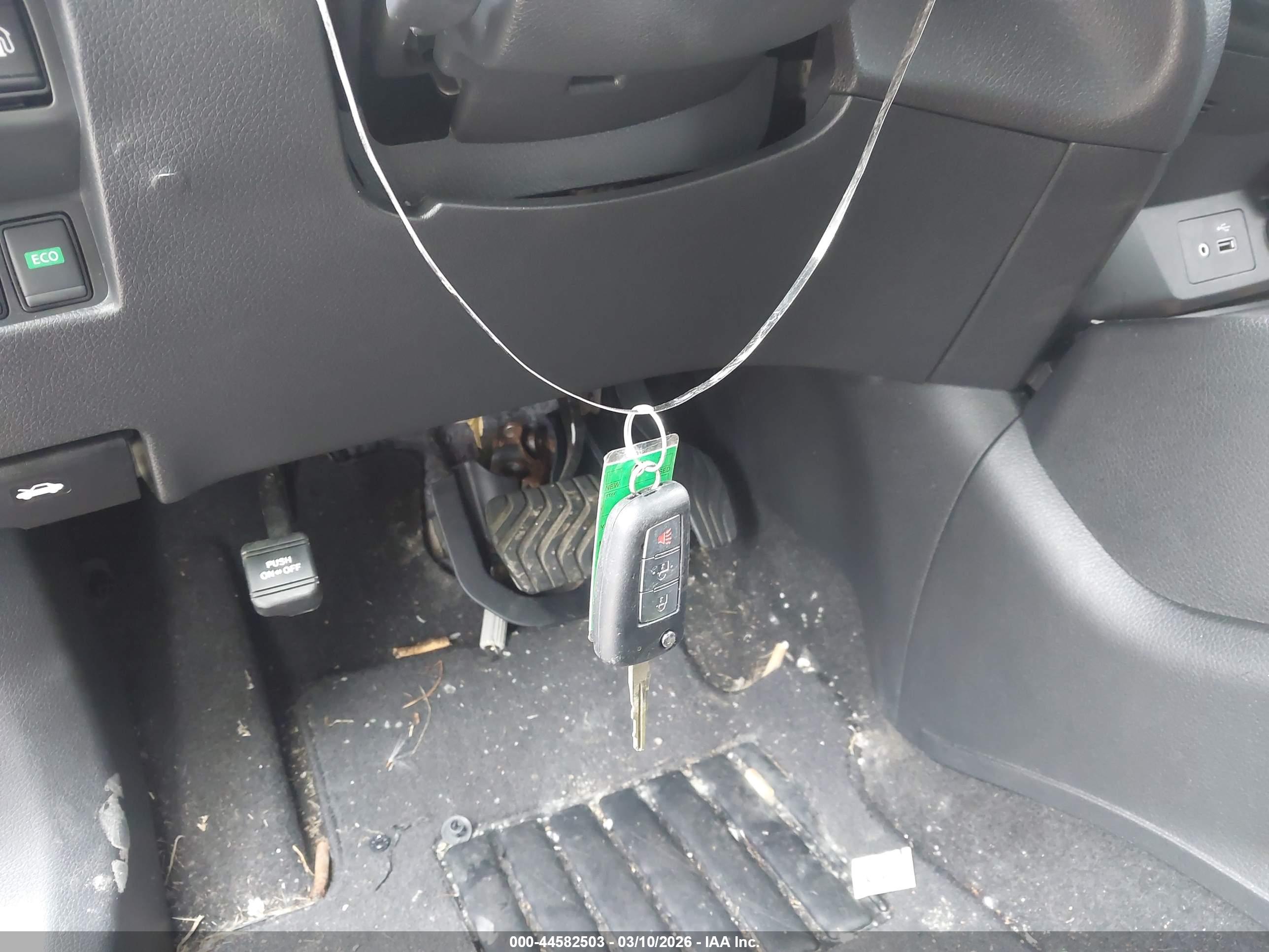 NISSAN ROGUE image 11