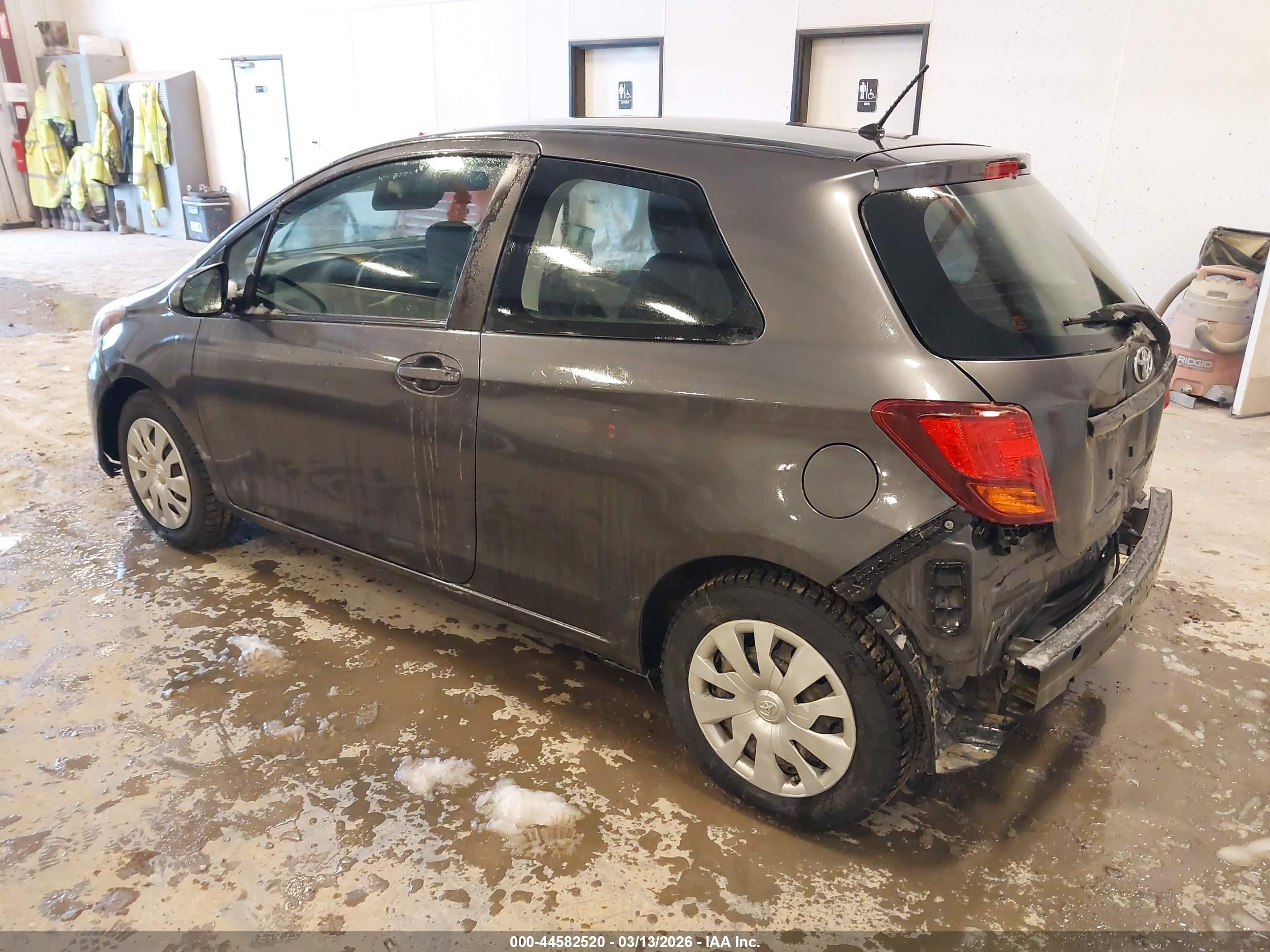 TOYOTA YARIS image 3