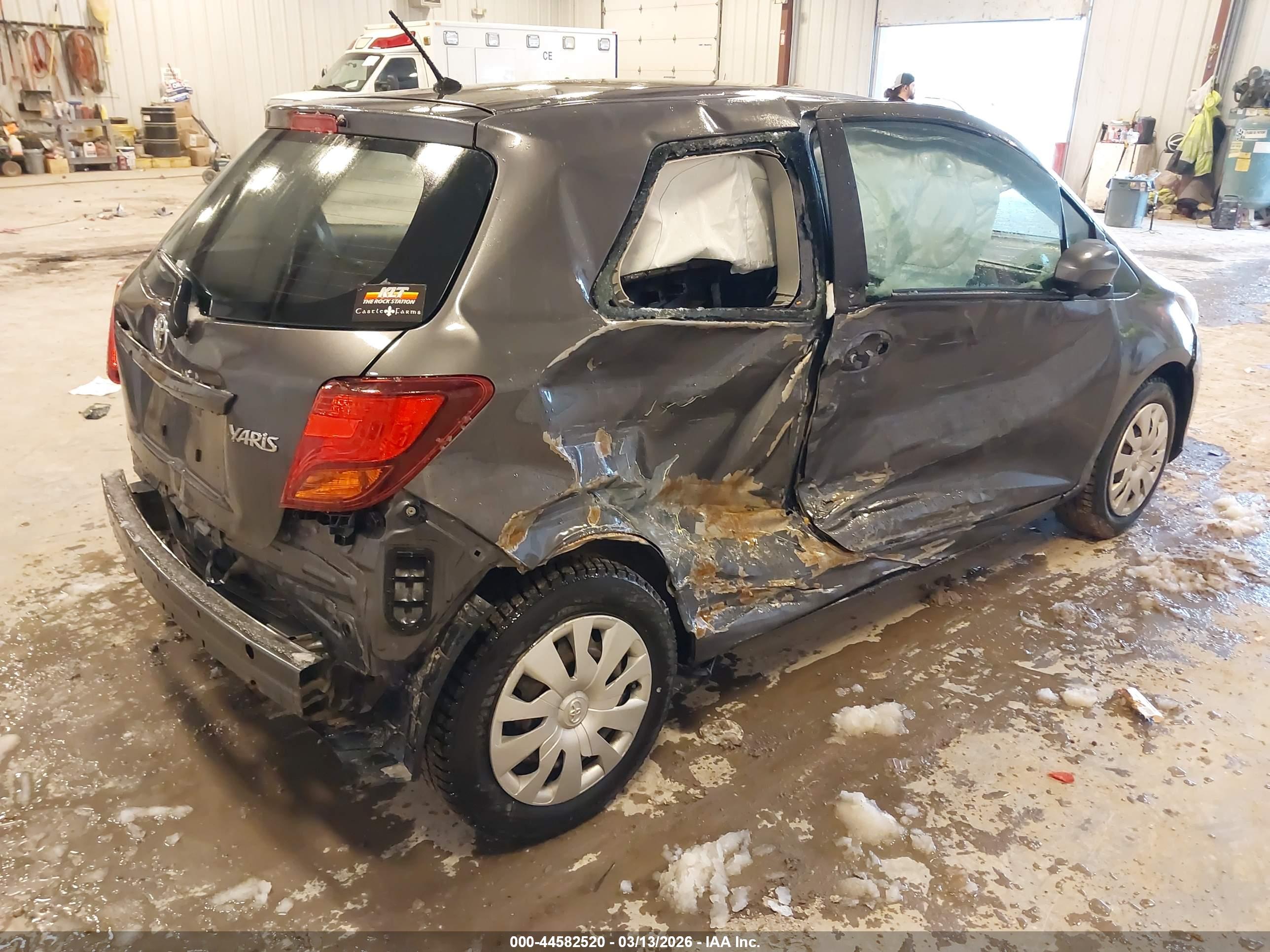 TOYOTA YARIS image 4