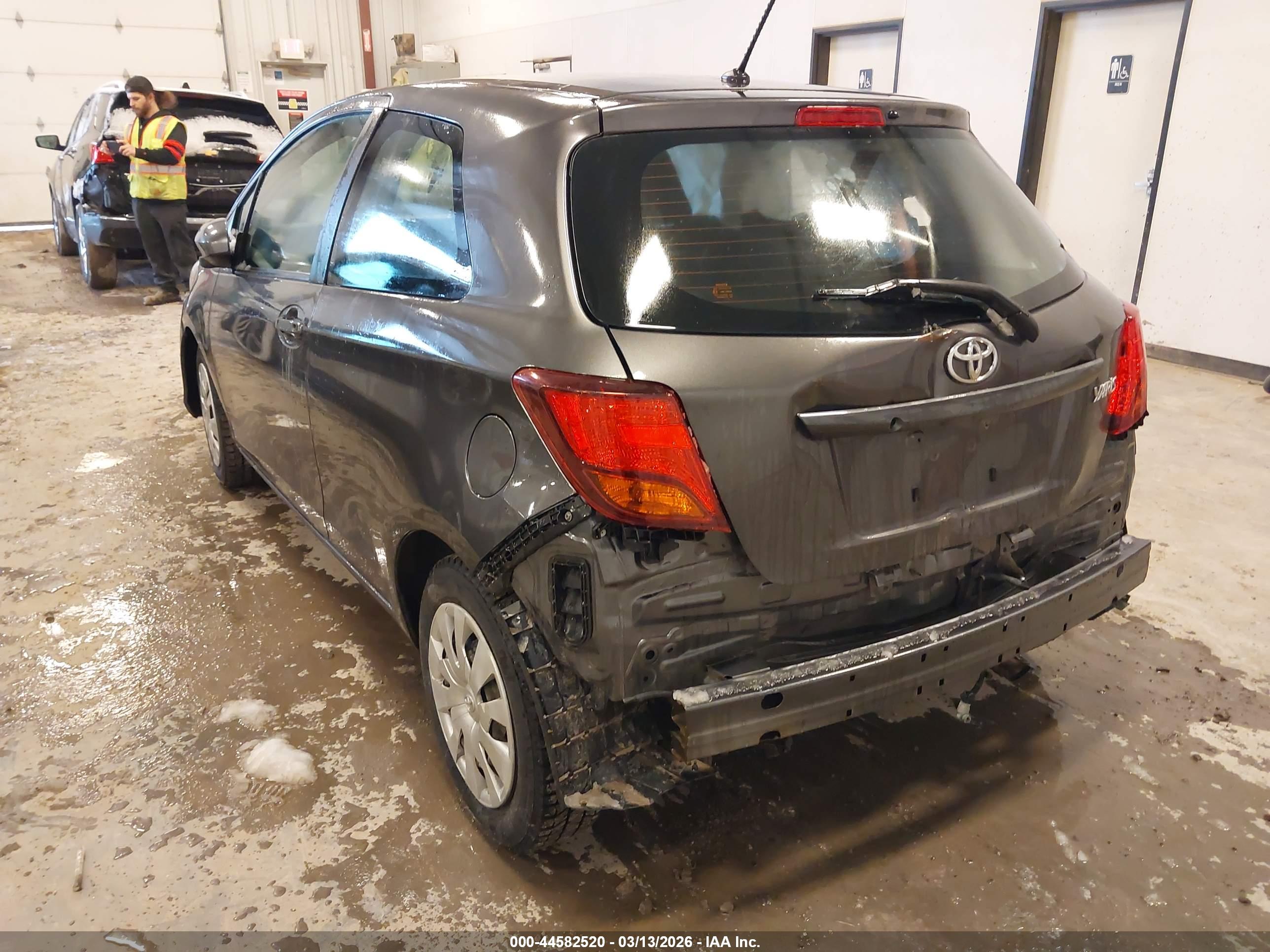 TOYOTA YARIS image 6