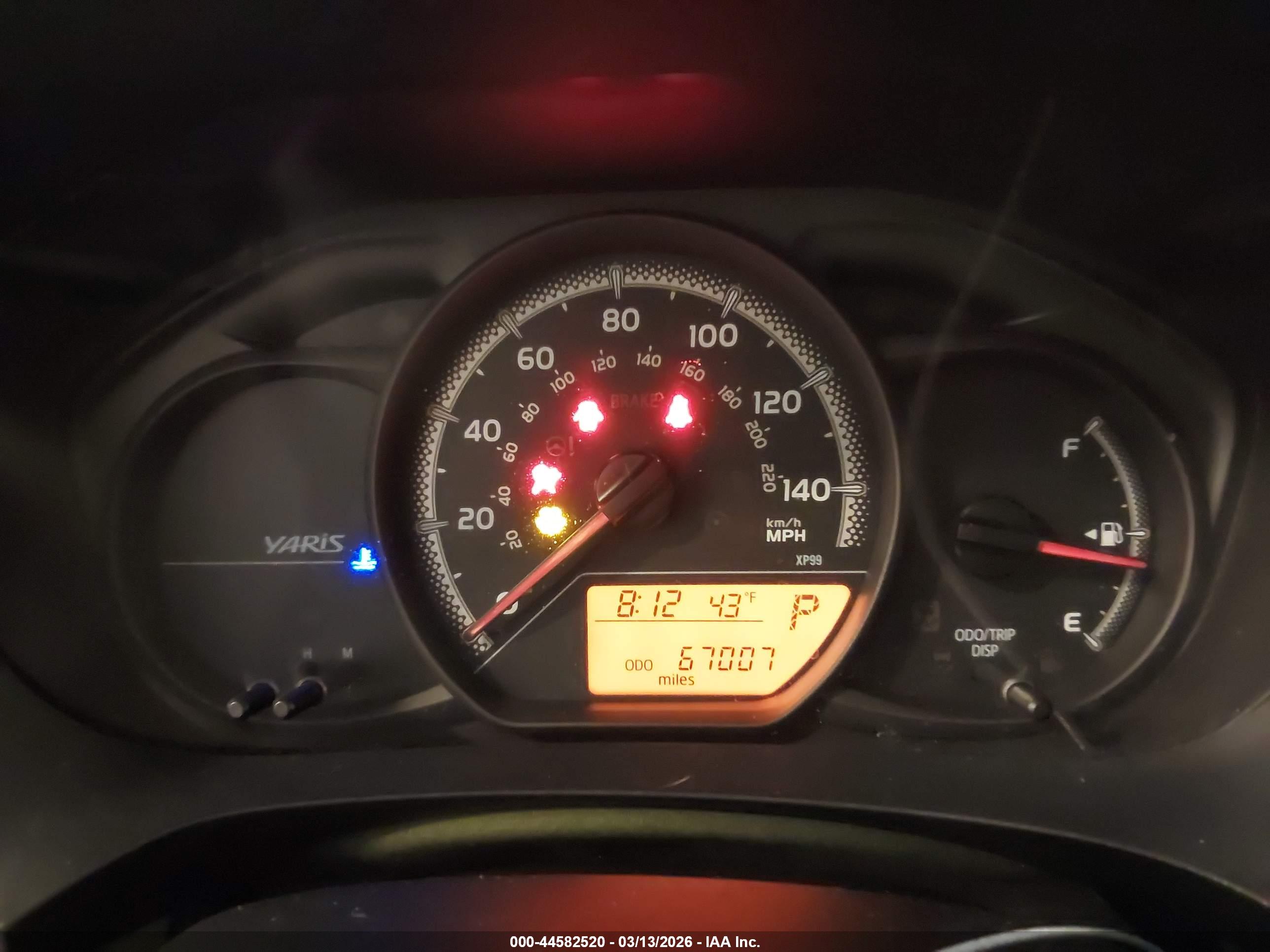 TOYOTA YARIS image 7
