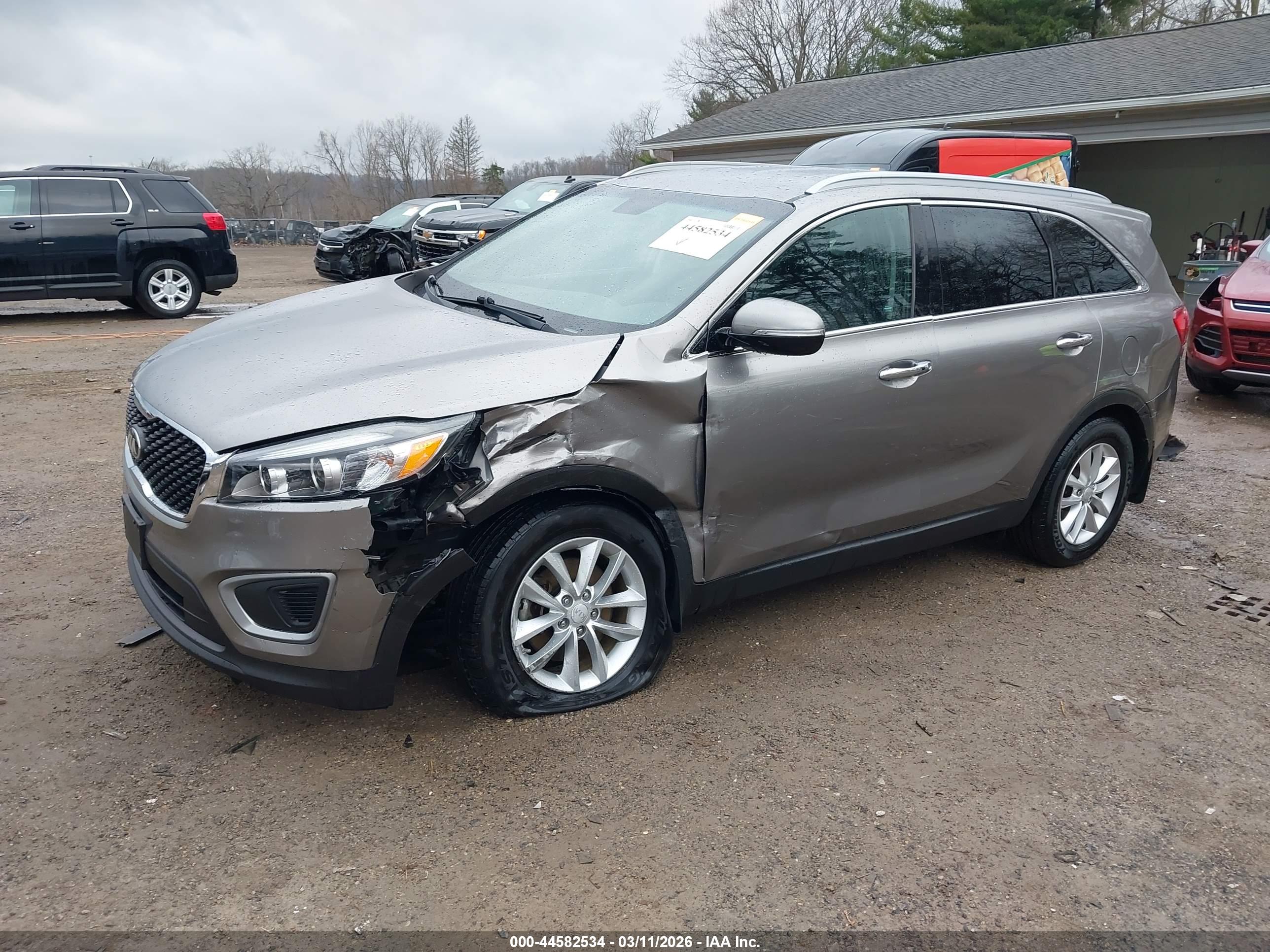 KIA SORENTO image 2
