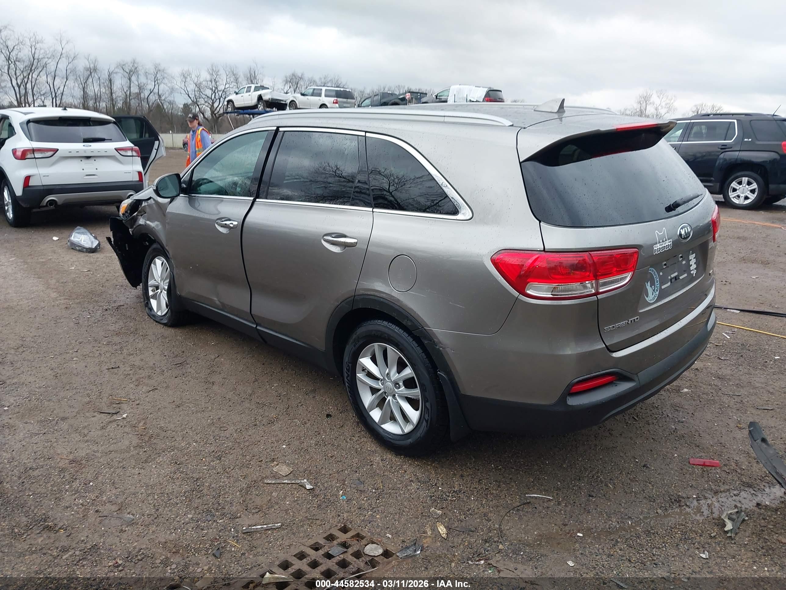 KIA SORENTO image 3