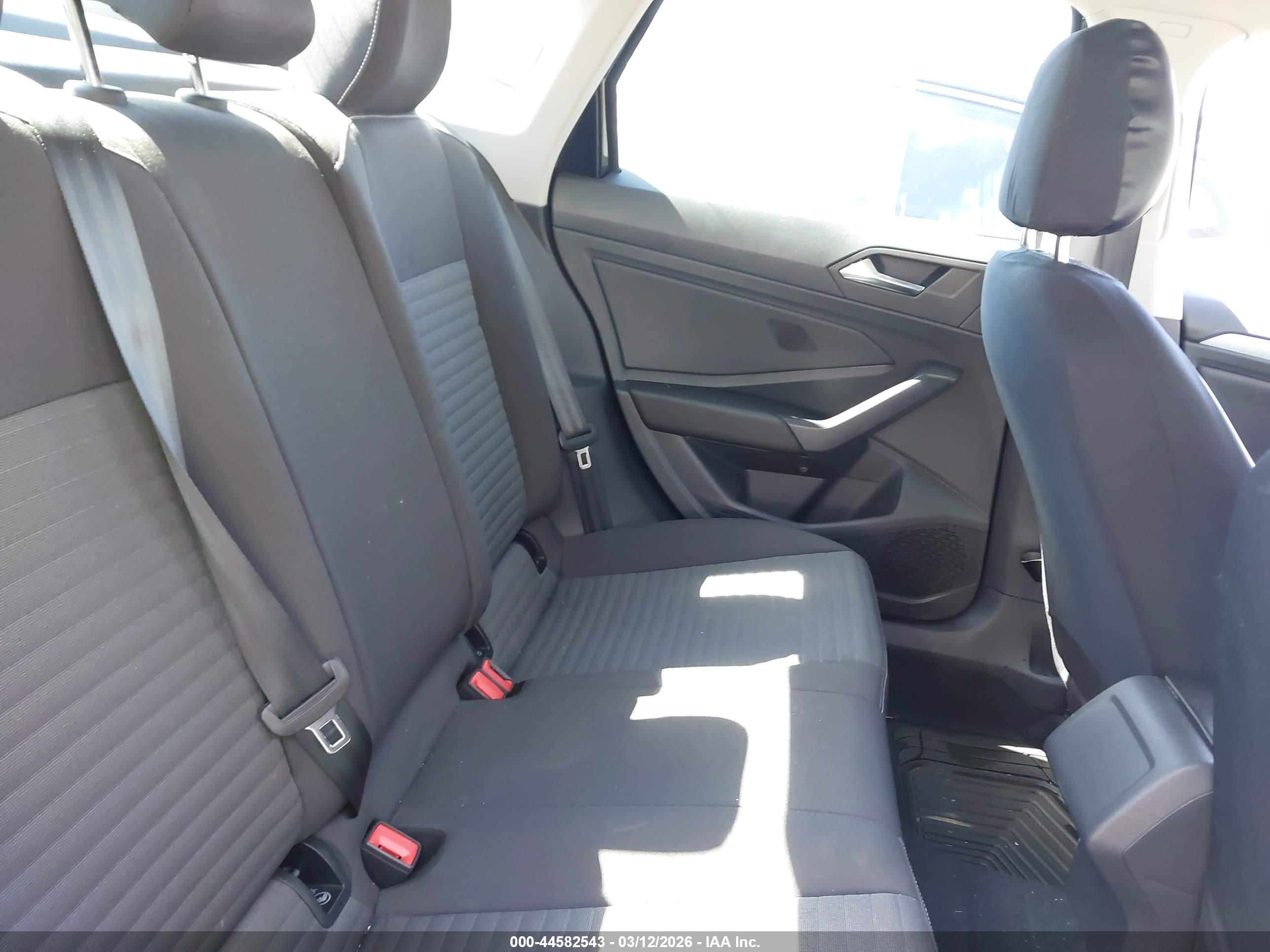 VOLKSWAGEN JETTA image 8