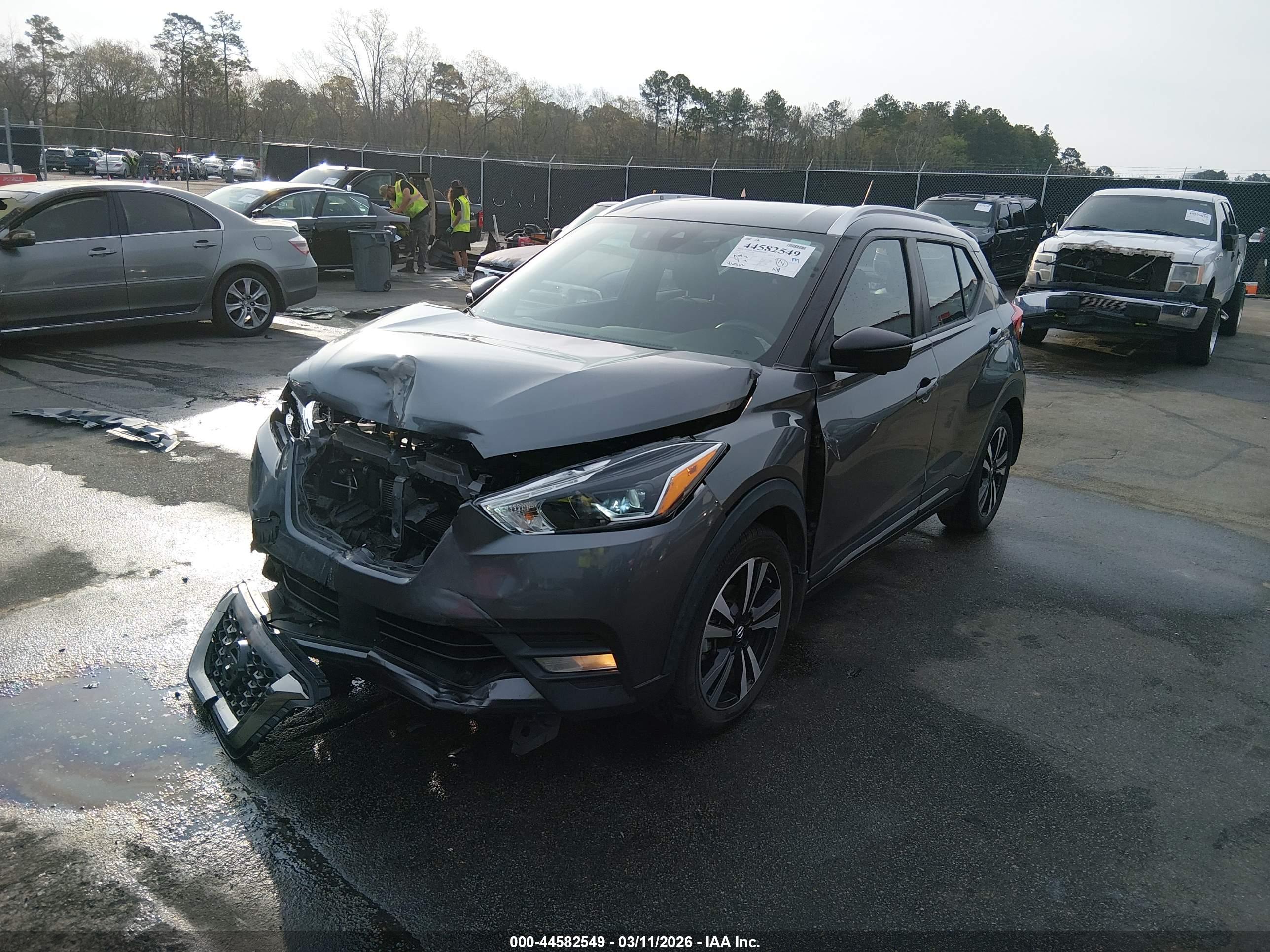 NISSAN KICKS image 2