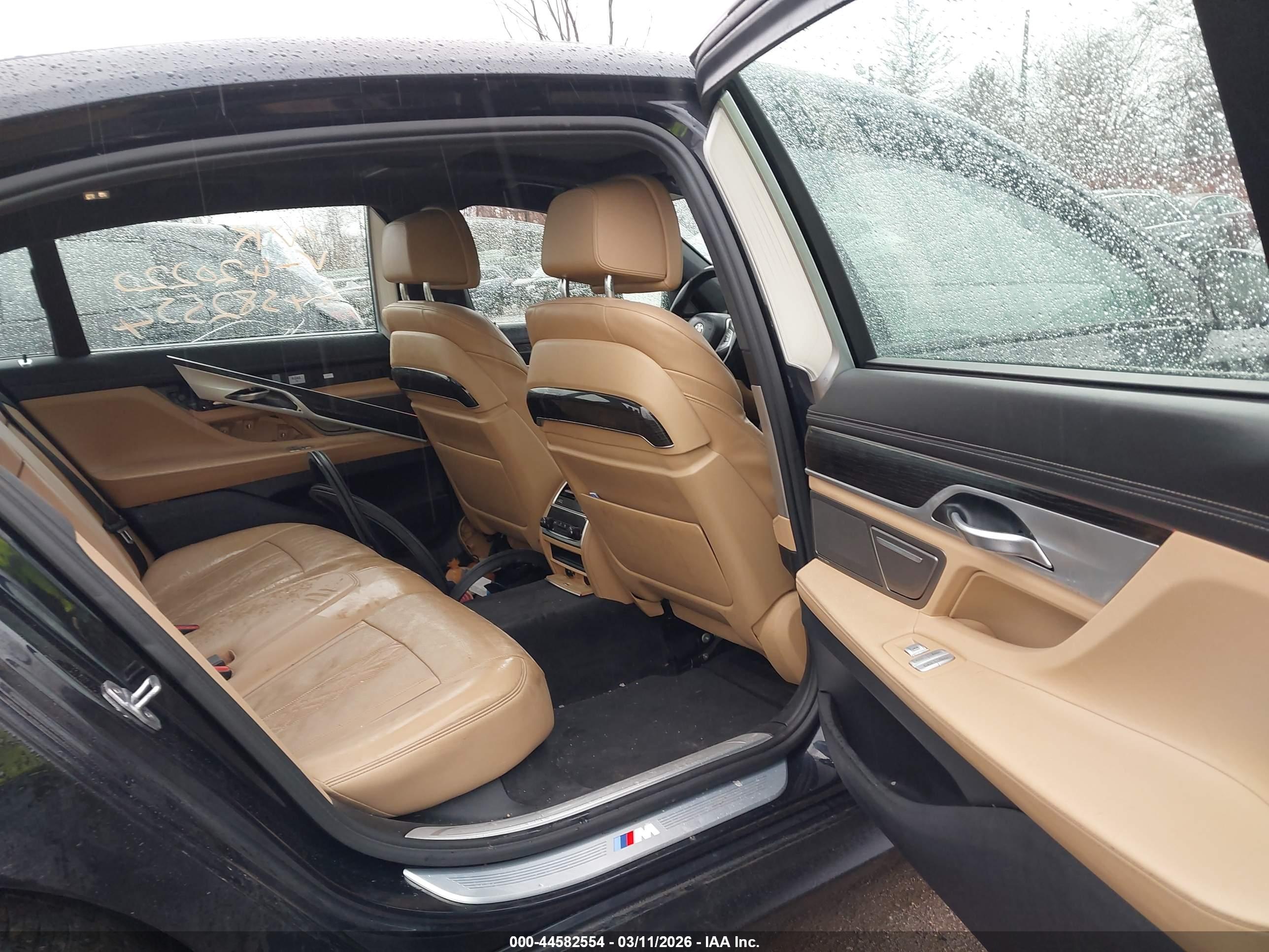 BMW 750I image 8