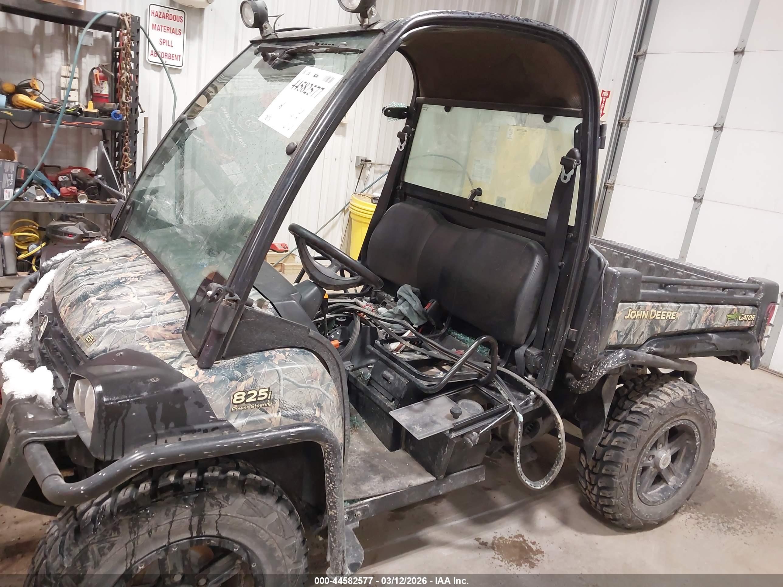 JOHN DEERE image 6