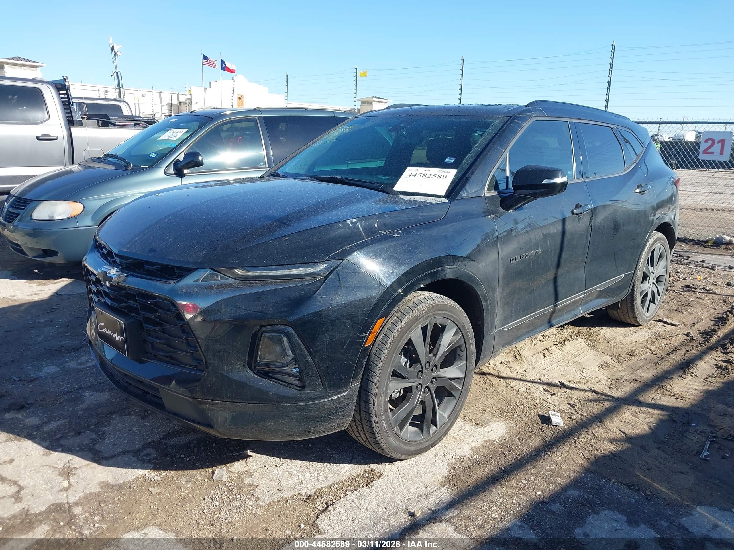 CHEVROLET BLAZER image 2