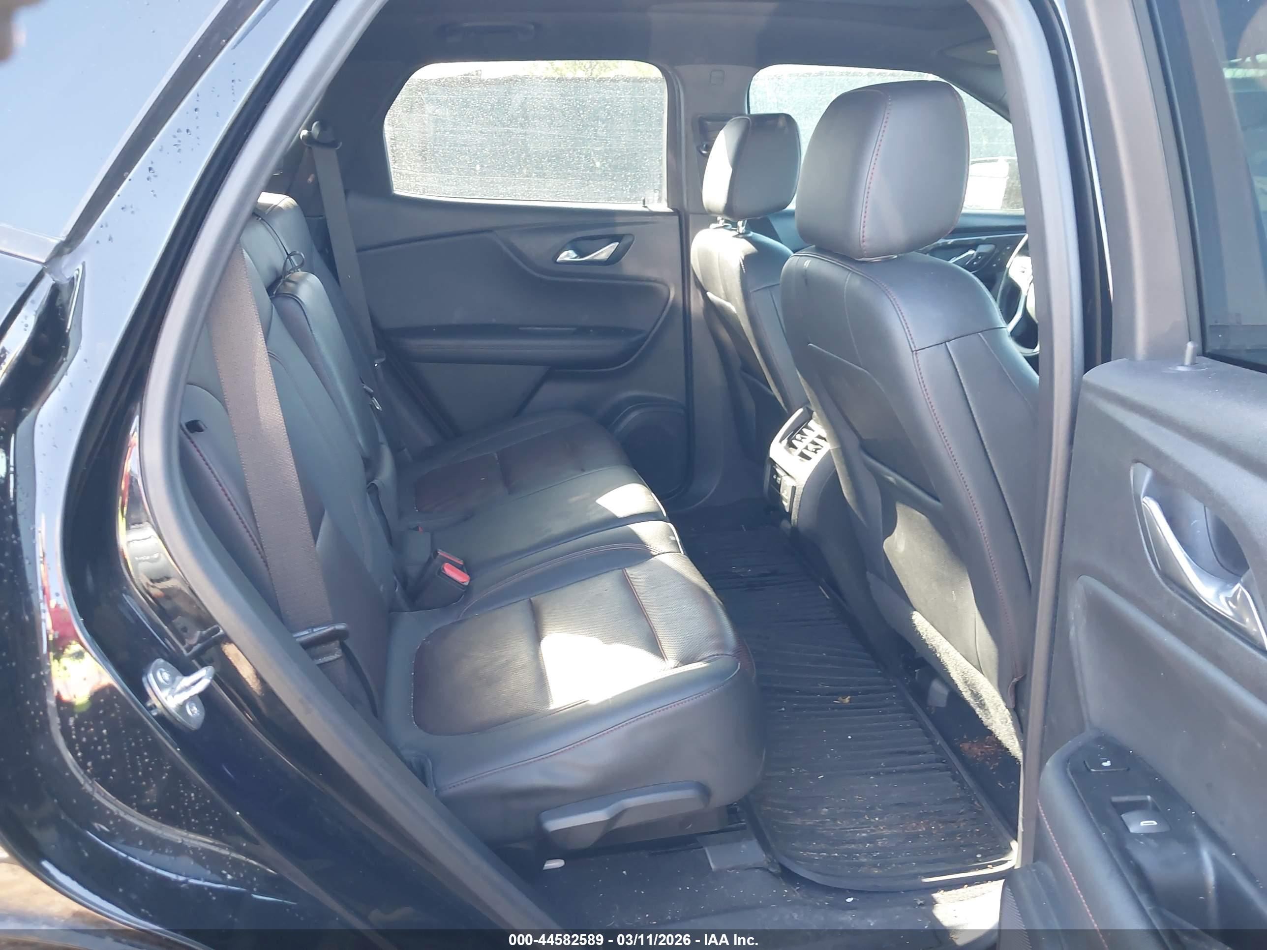 CHEVROLET BLAZER image 8