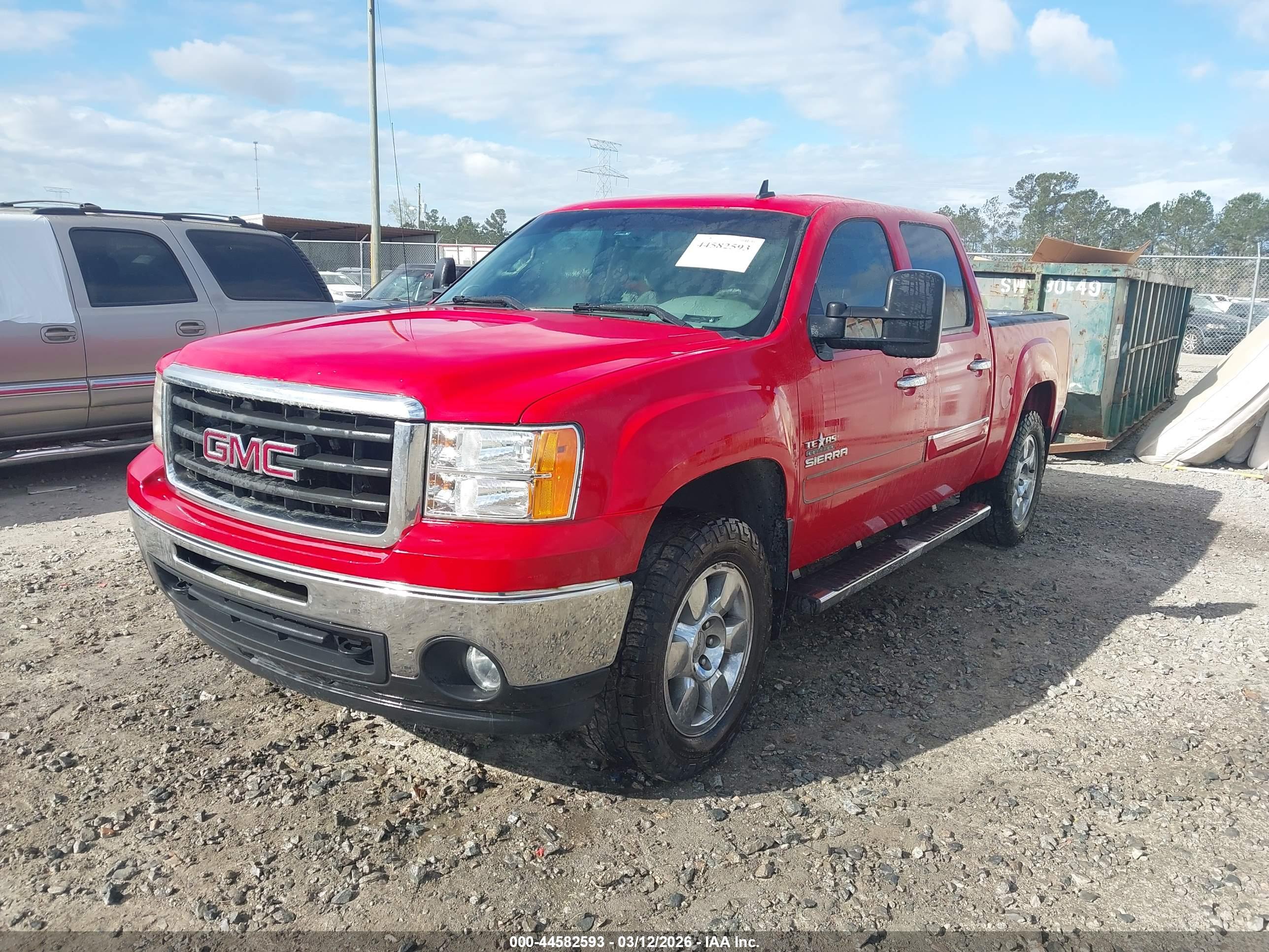 GMC SIERRA image 2