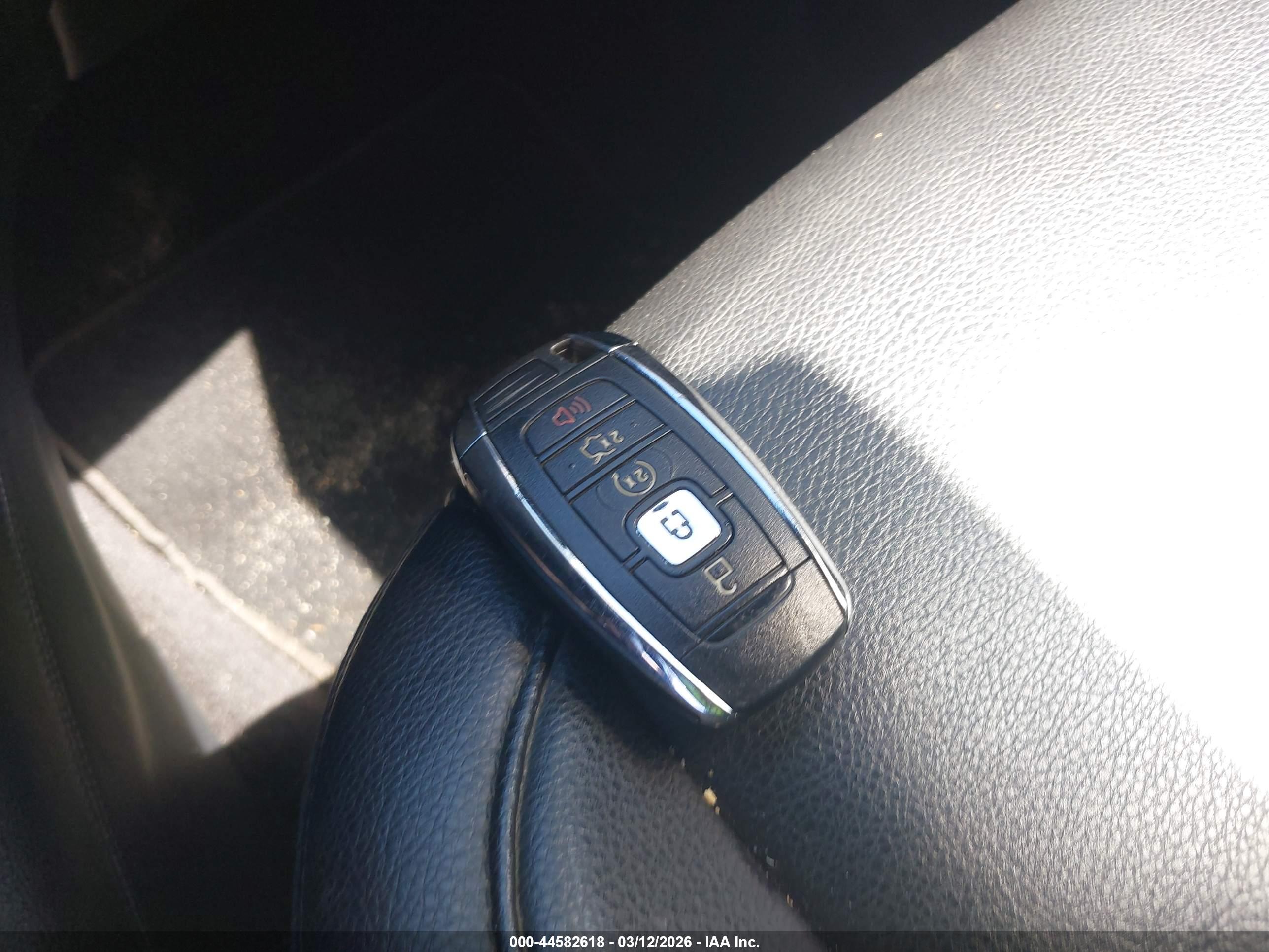 LINCOLN MKC image 11