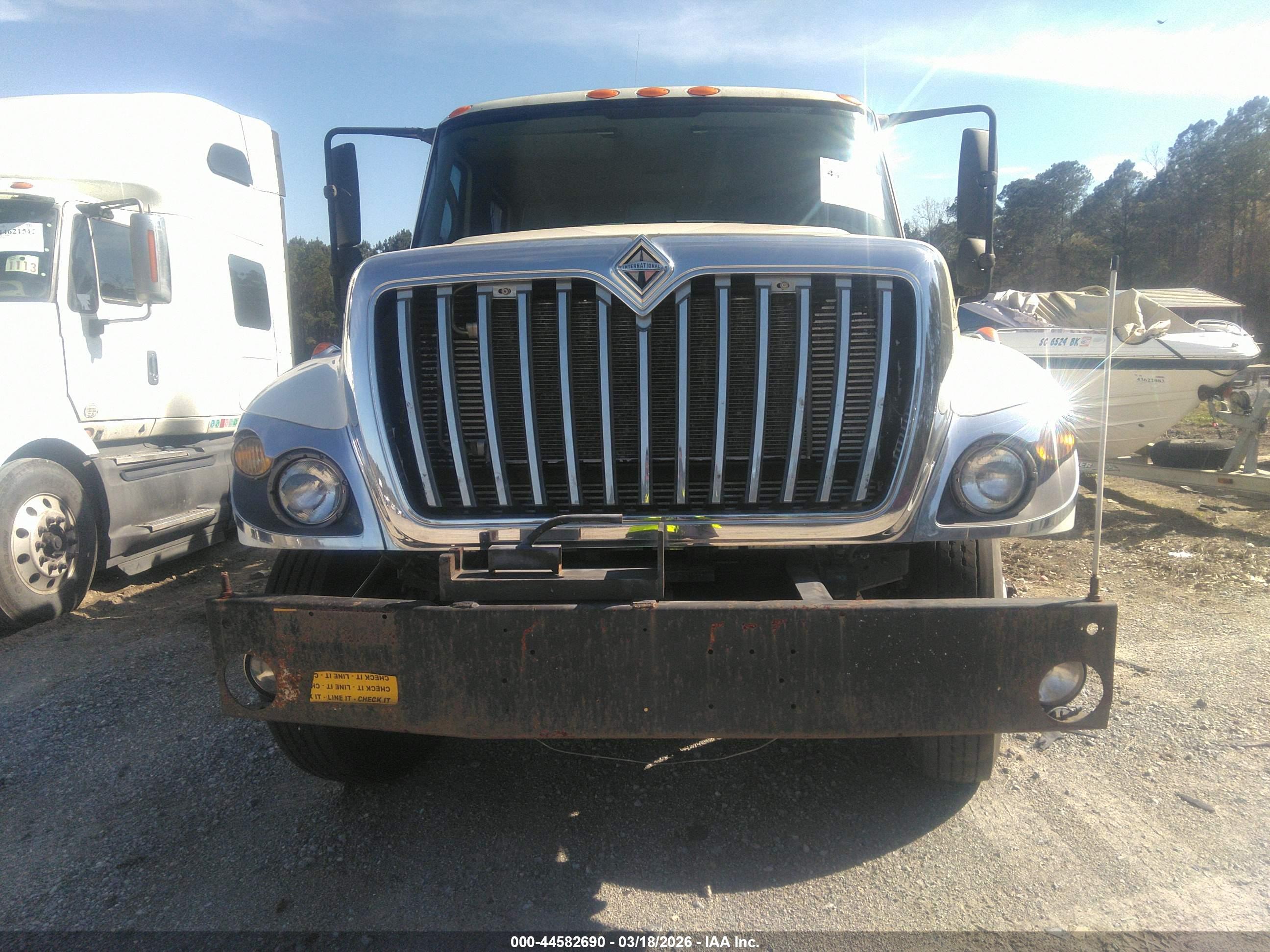 INTERNATIONAL 7000 image 10