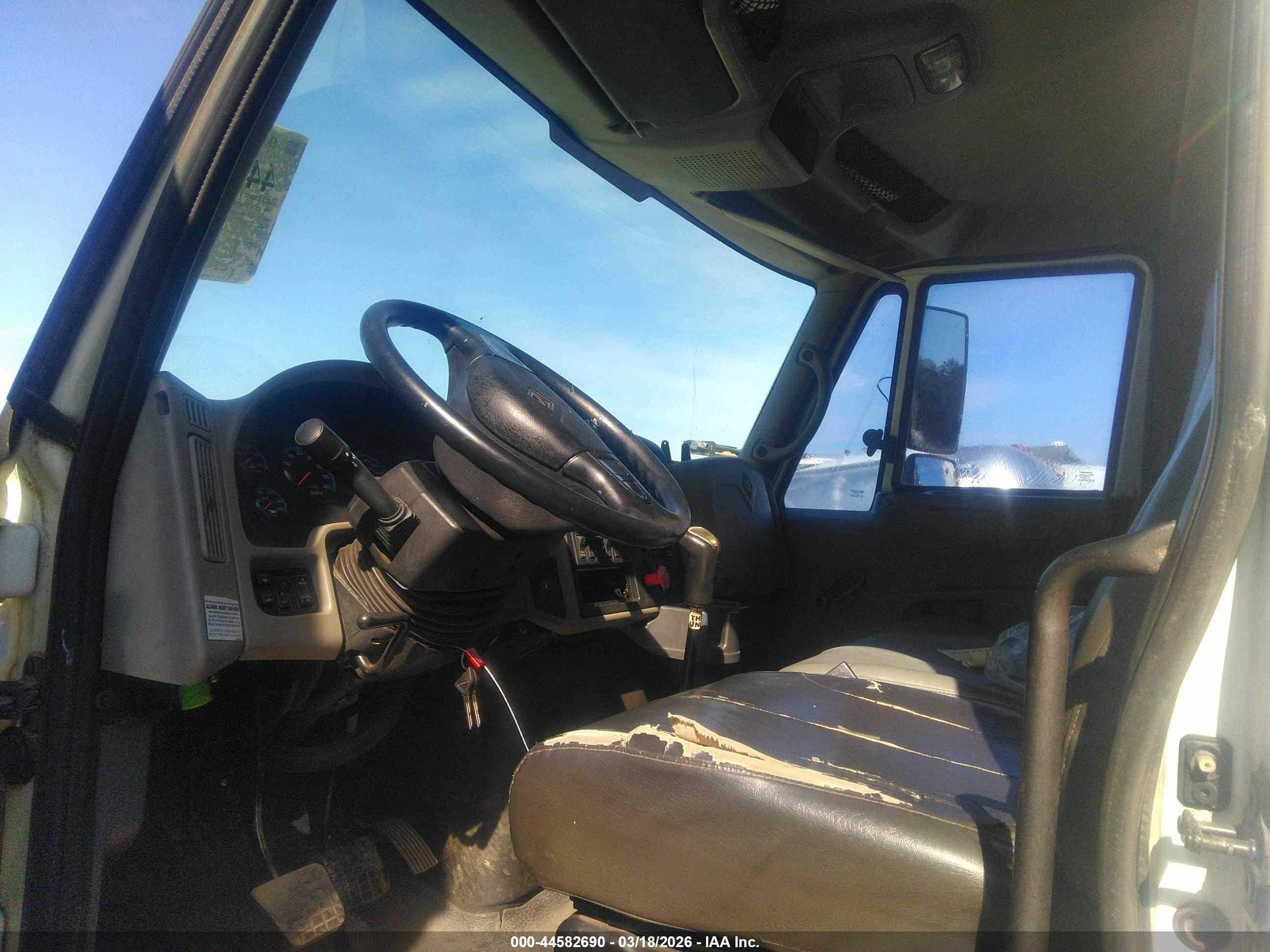 INTERNATIONAL 7000 image 5