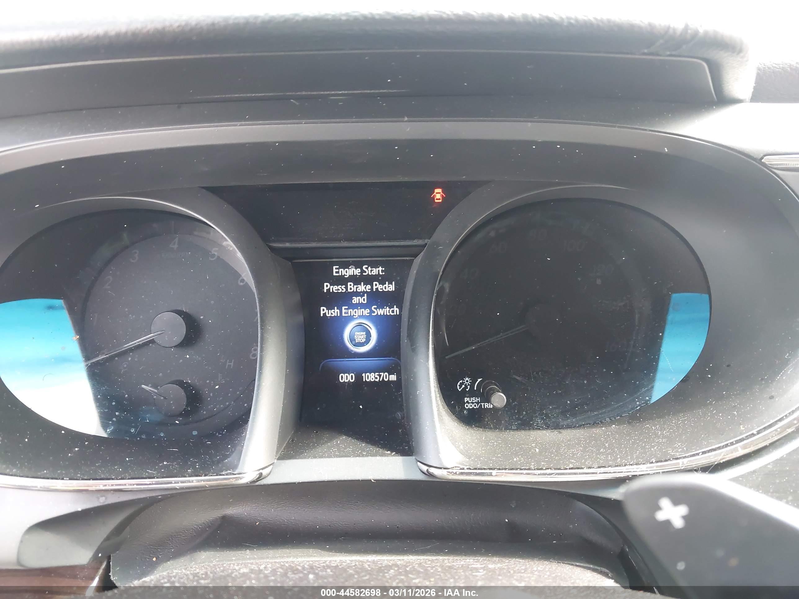 TOYOTA AVALON image 7
