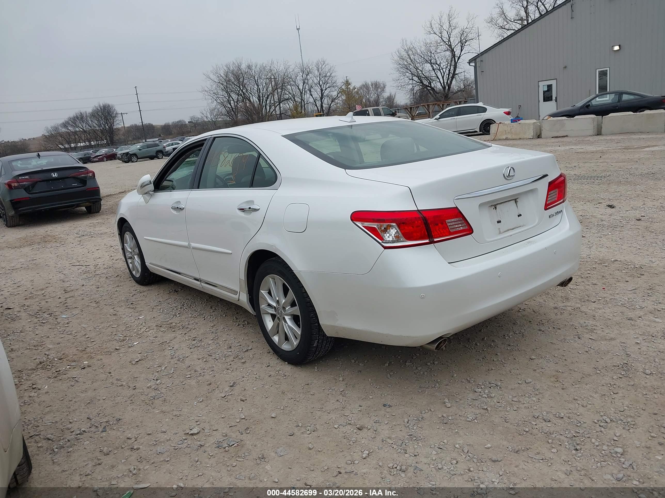 LEXUS ES image 3