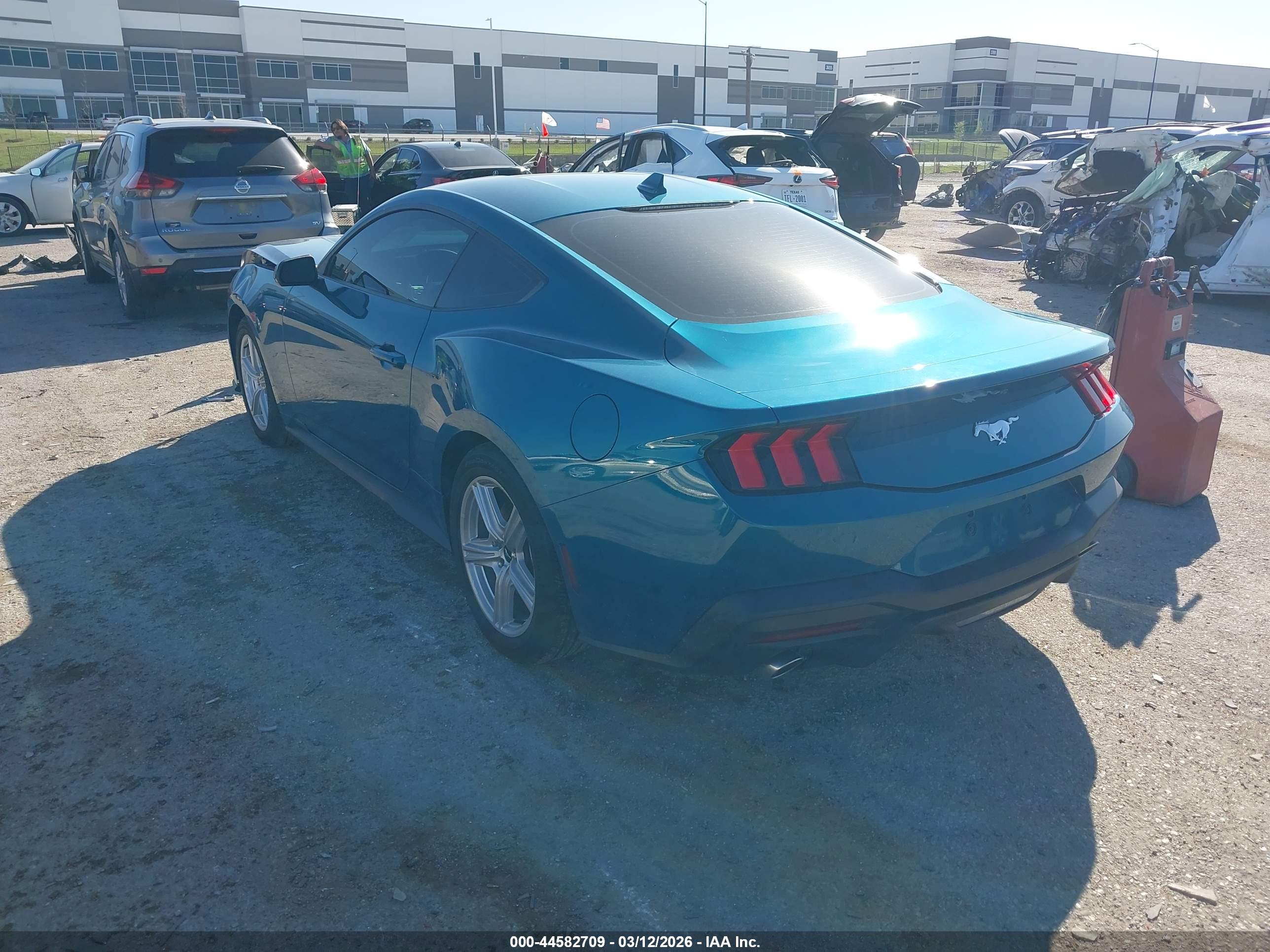 FORD MUSTANG image 3