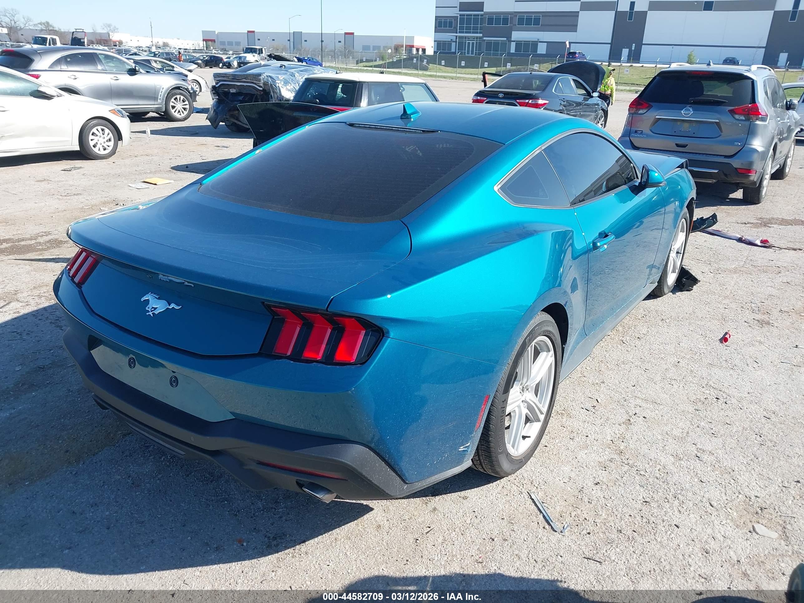FORD MUSTANG image 4