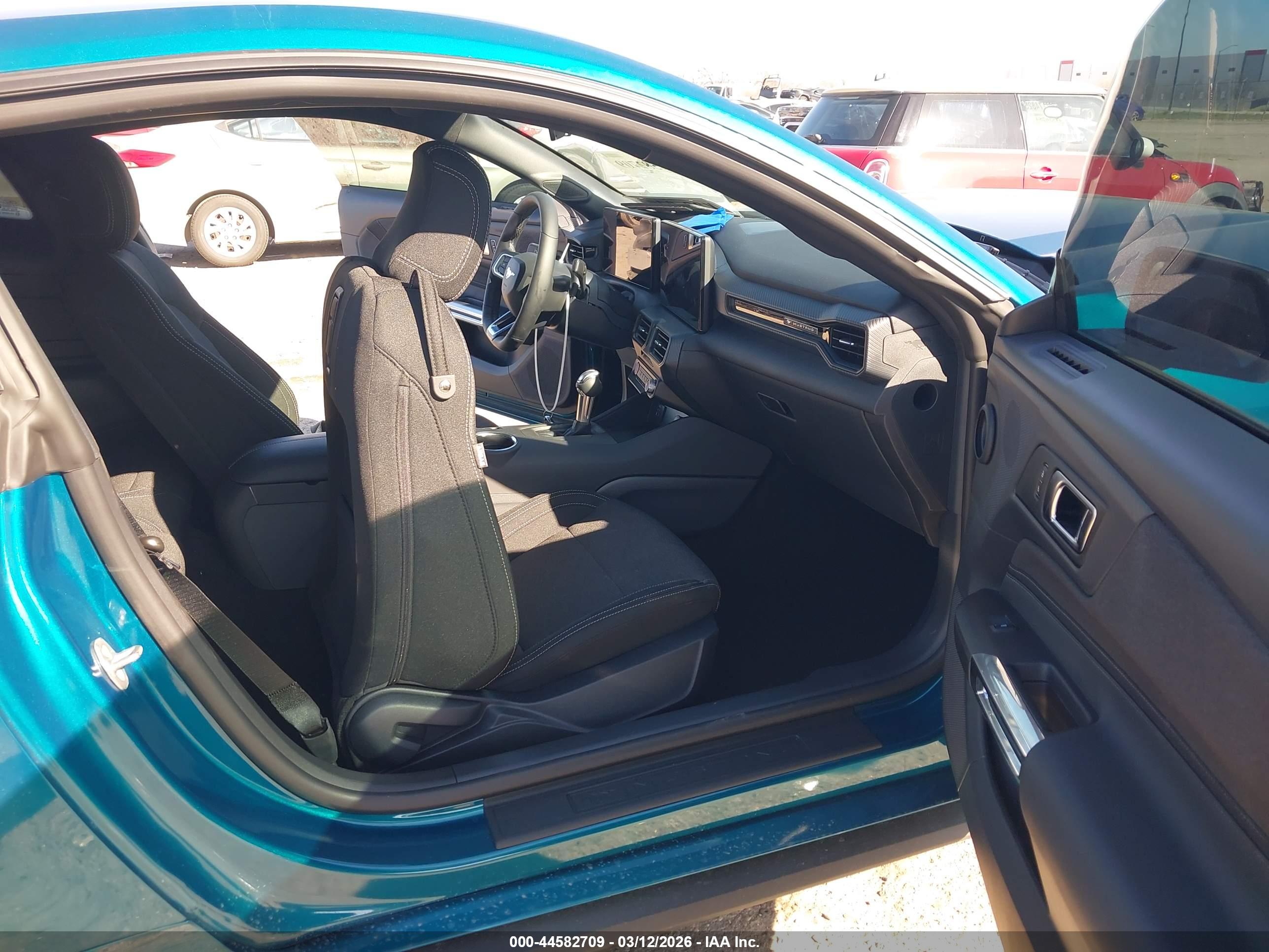 FORD MUSTANG image 5