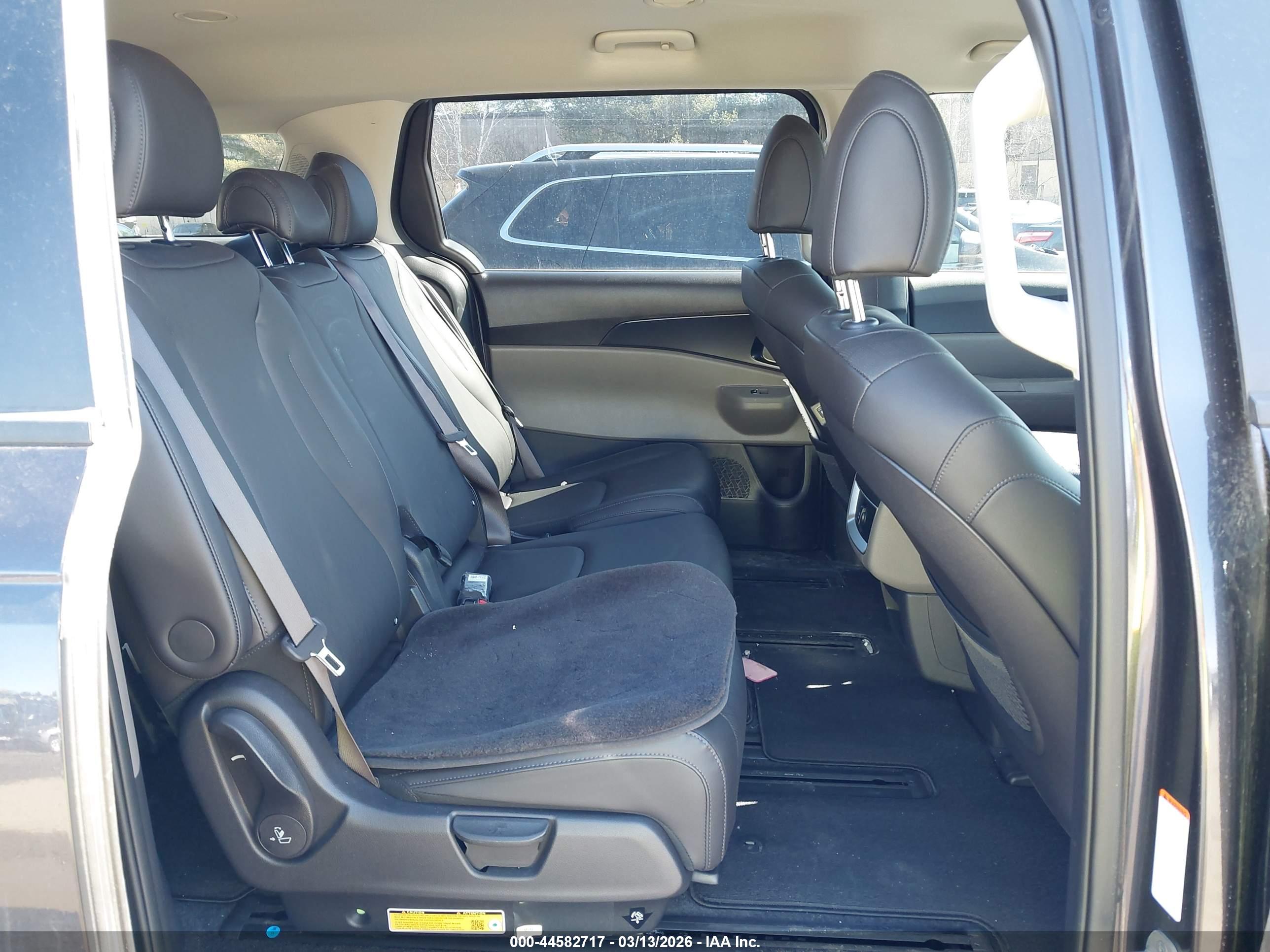 KIA CARNIVAL image 8