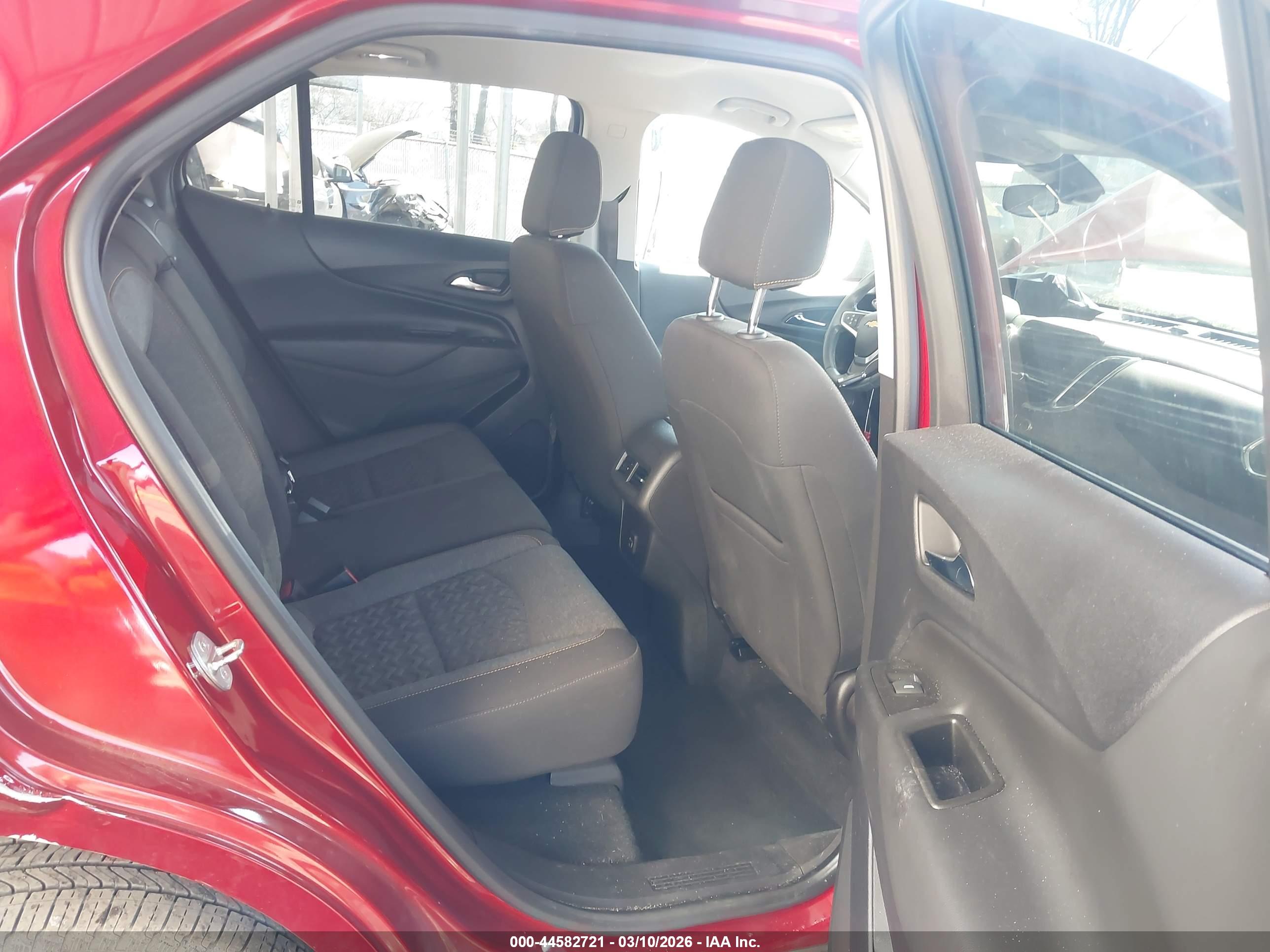 CHEVROLET EQUINOX image 8