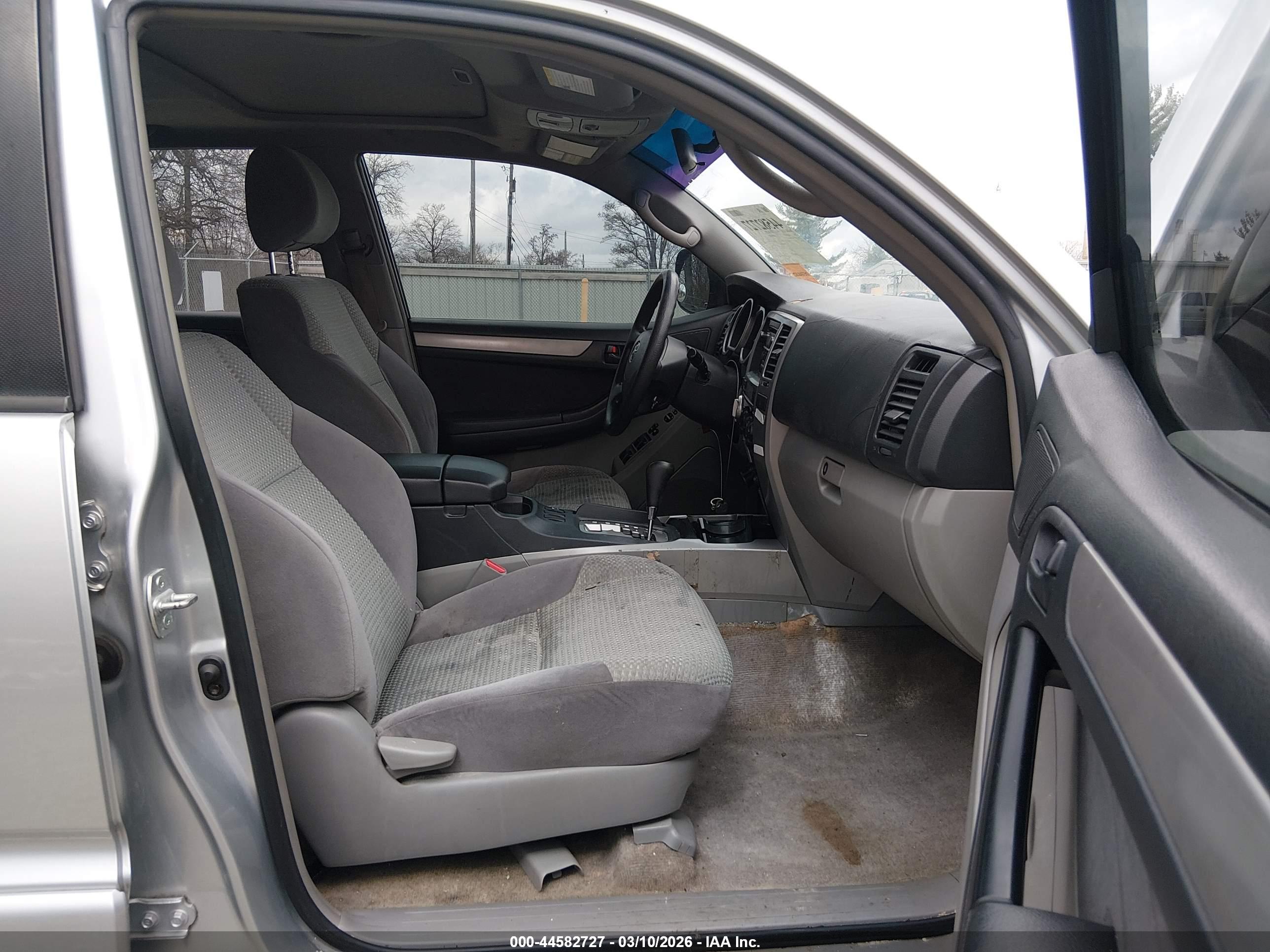 TOYOTA 4RUNNER image 5