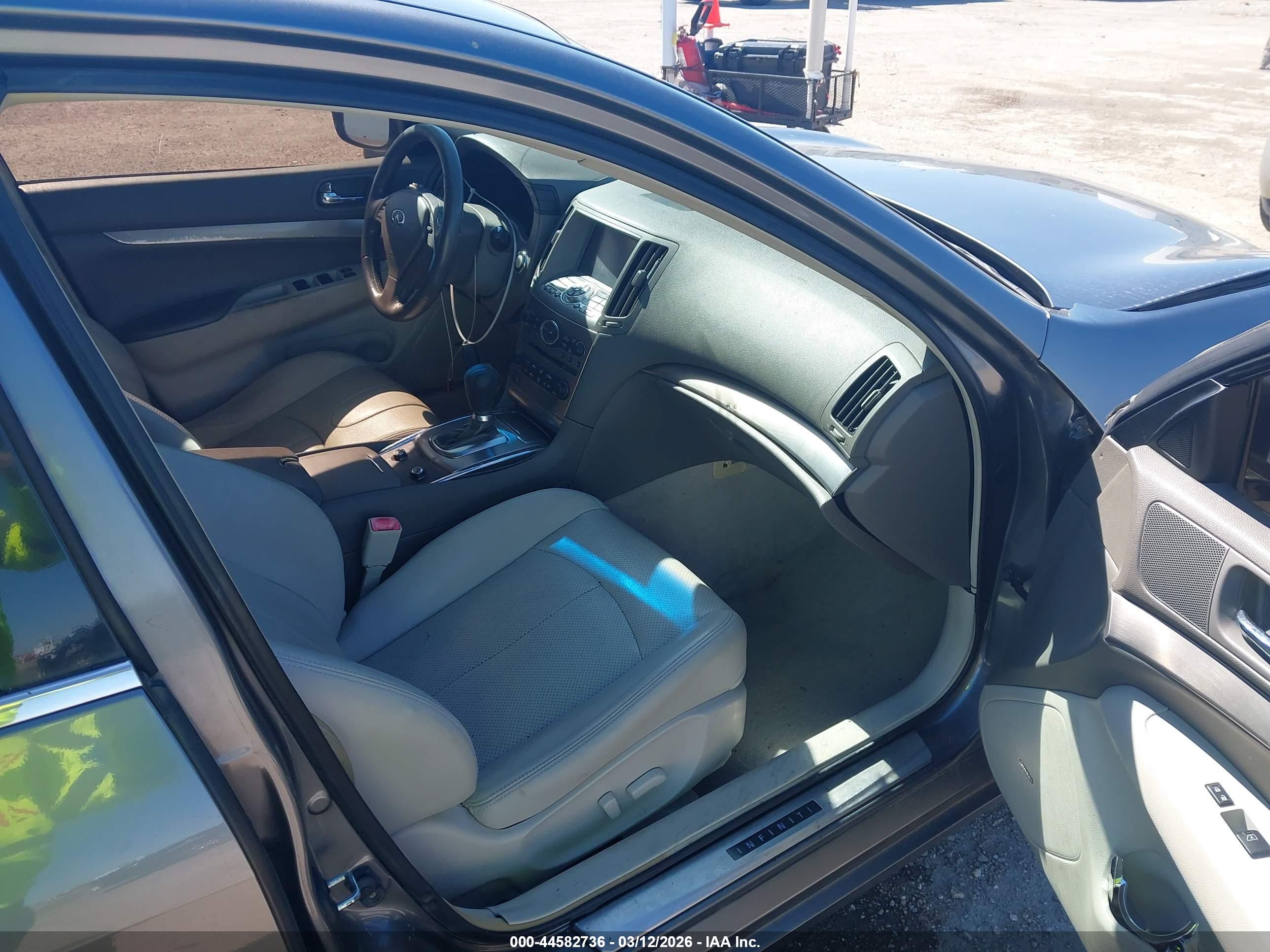 INFINITI Q40 image 5