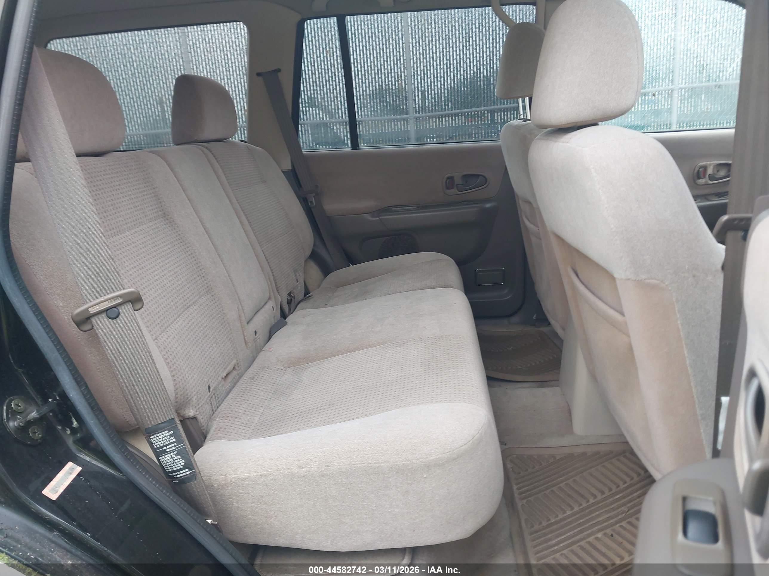 MITSUBISHI MONTERO image 8