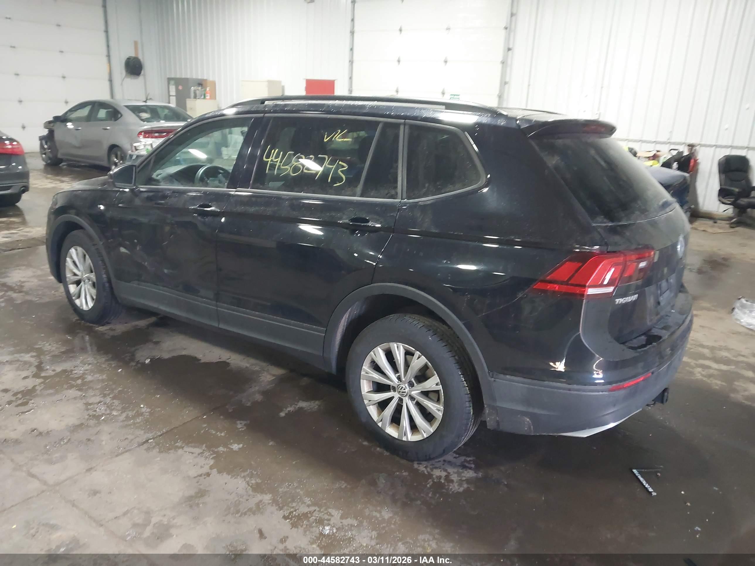 VOLKSWAGEN TIGUAN image 3