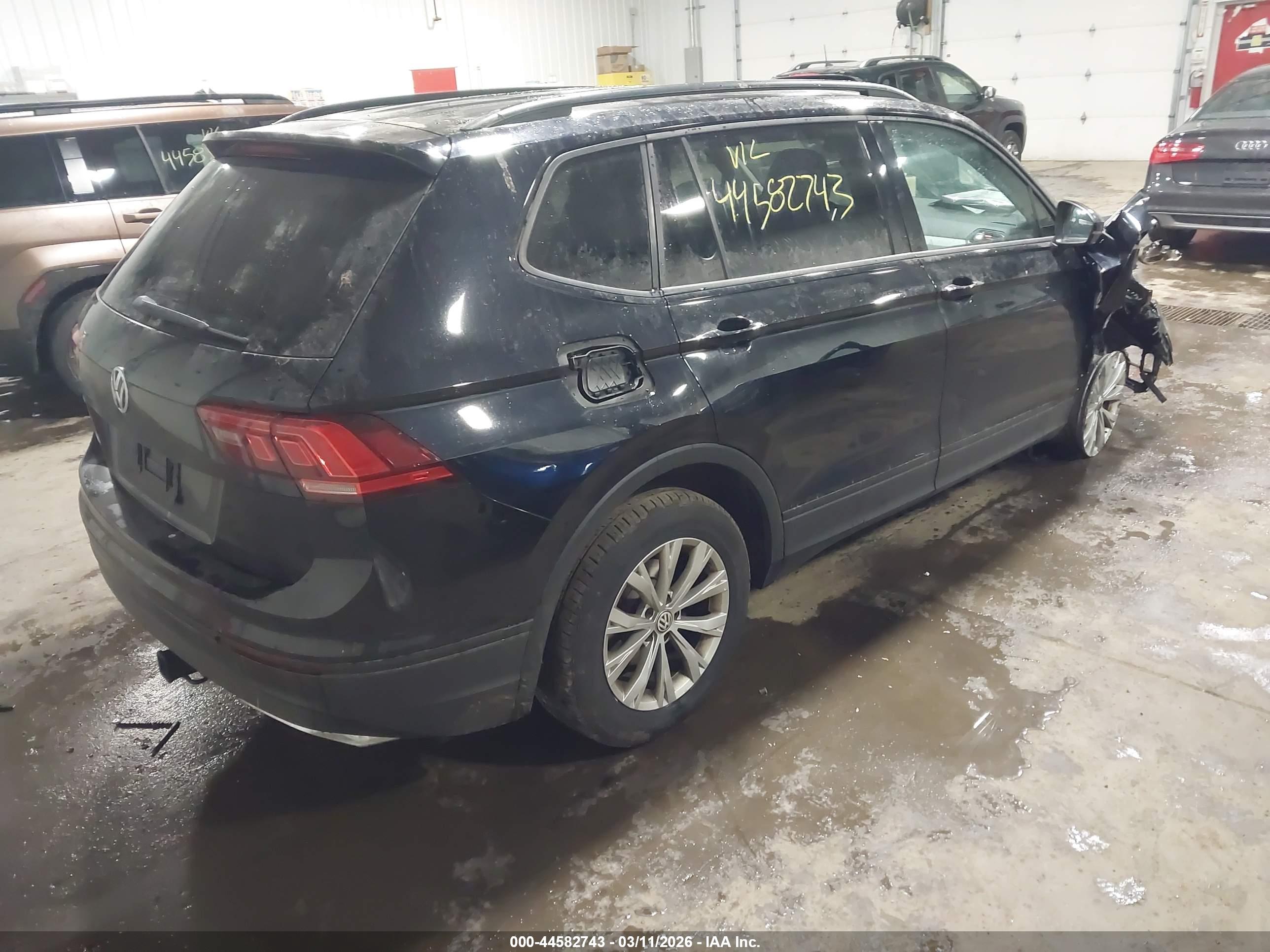 VOLKSWAGEN TIGUAN image 4
