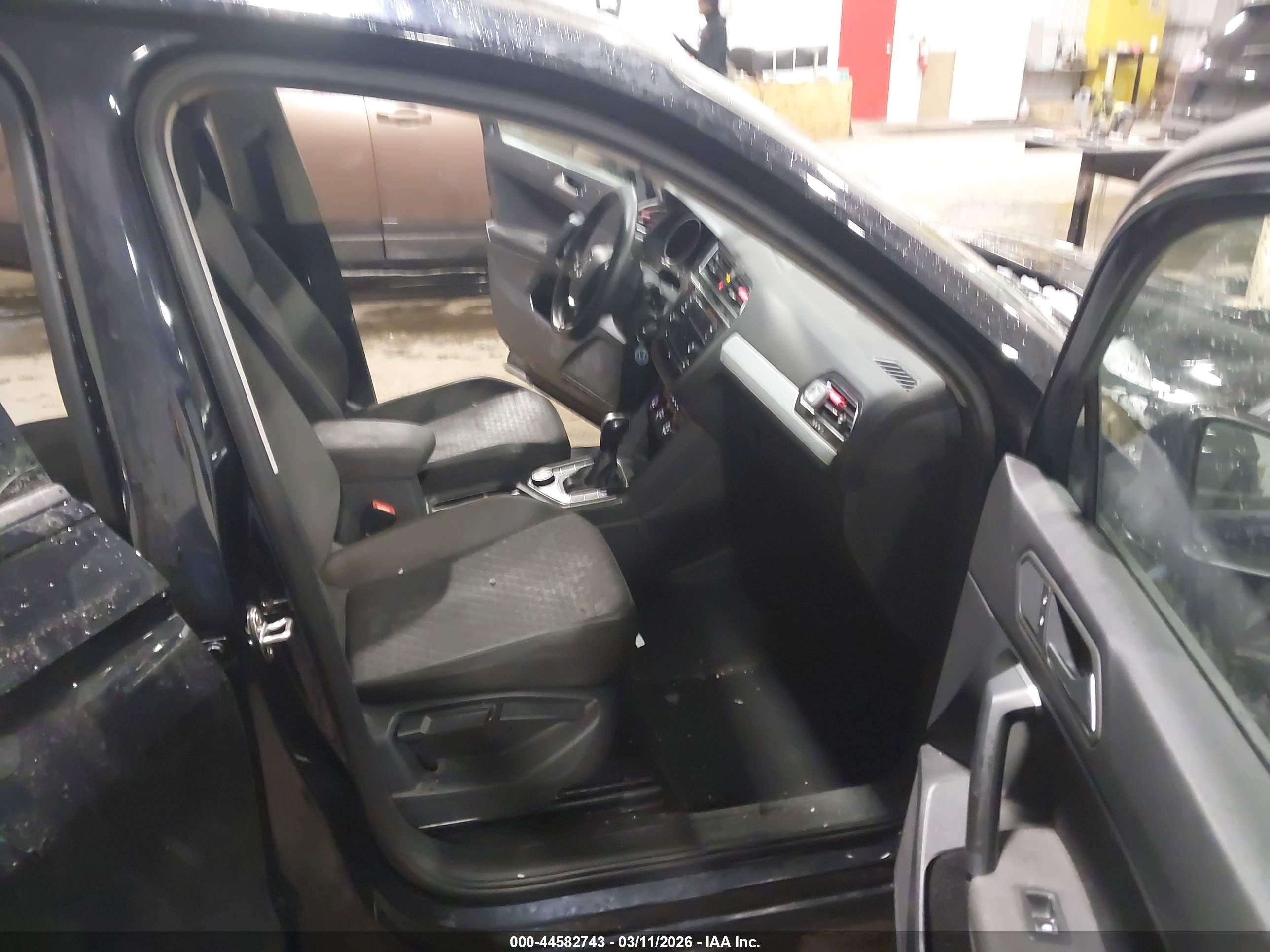 VOLKSWAGEN TIGUAN image 5
