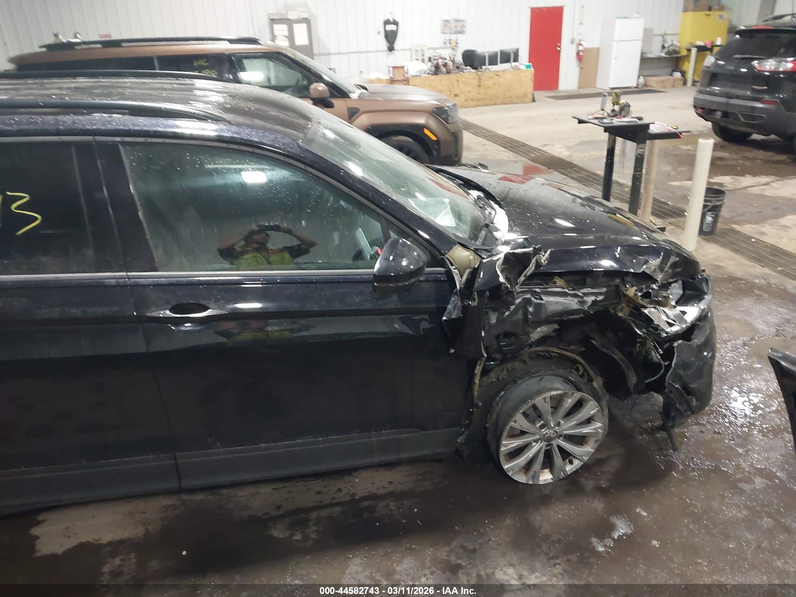 VOLKSWAGEN TIGUAN image 6