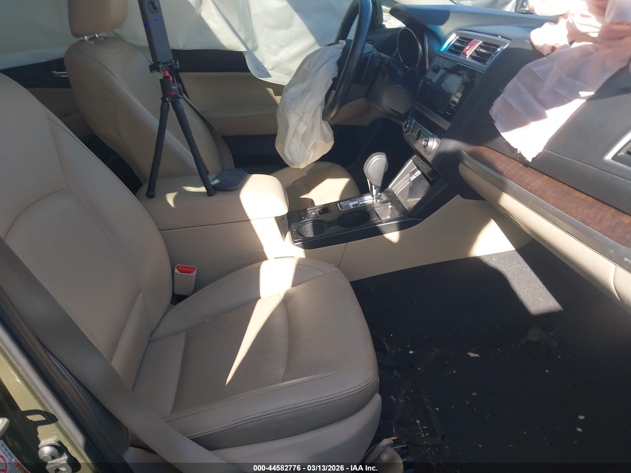 SUBARU OUTBACK image 5