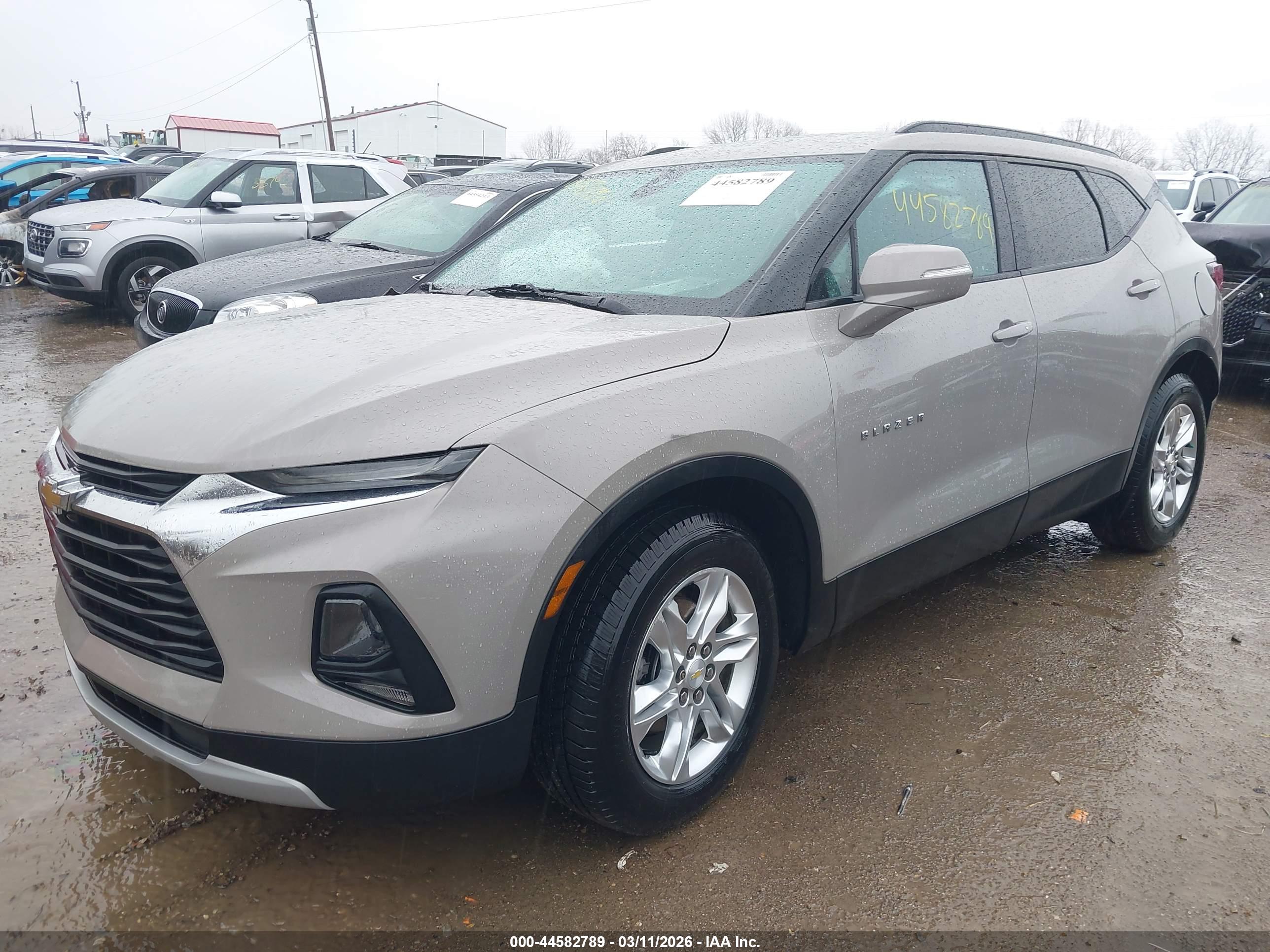 CHEVROLET BLAZER image 2