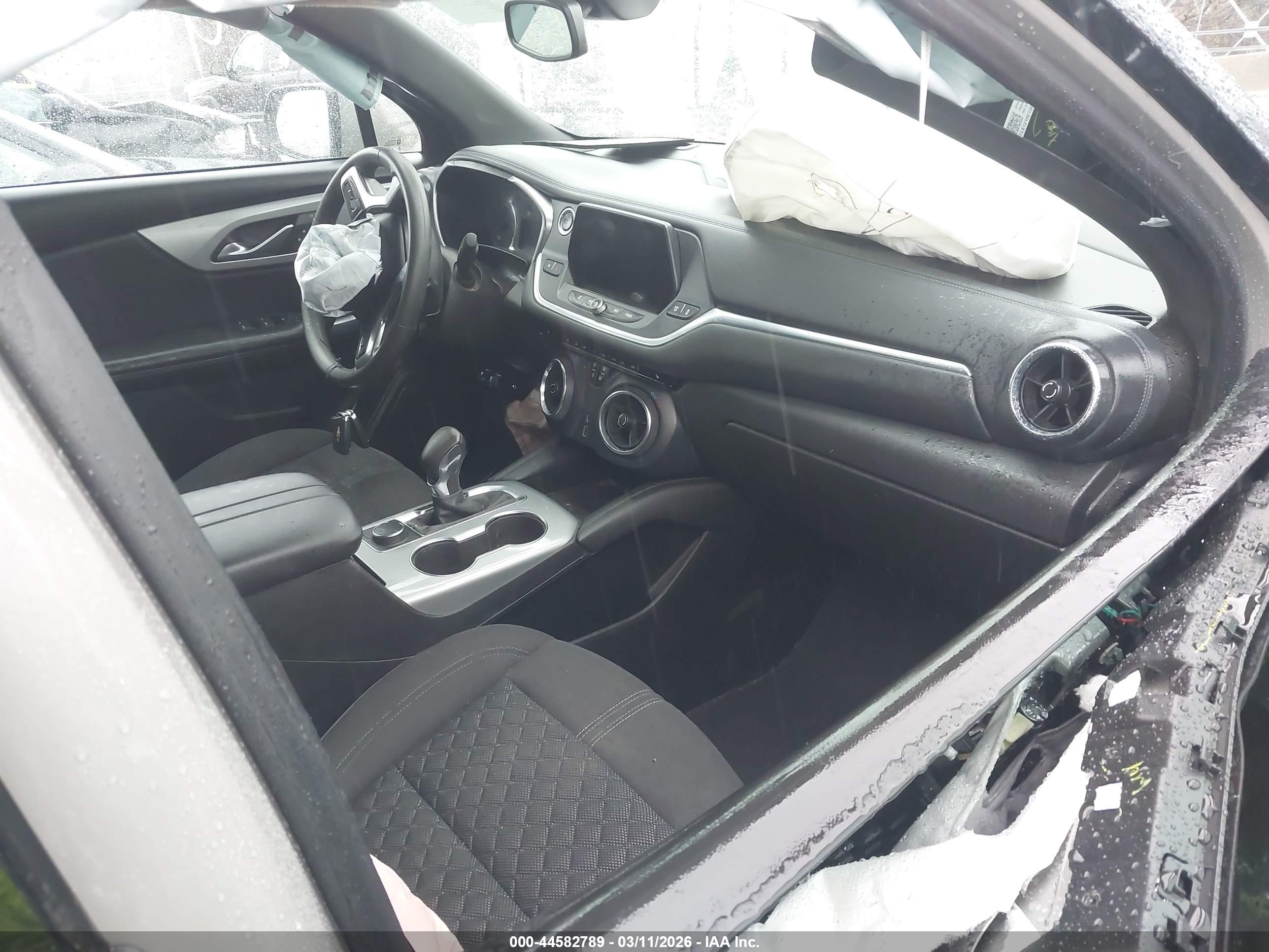 CHEVROLET BLAZER image 5