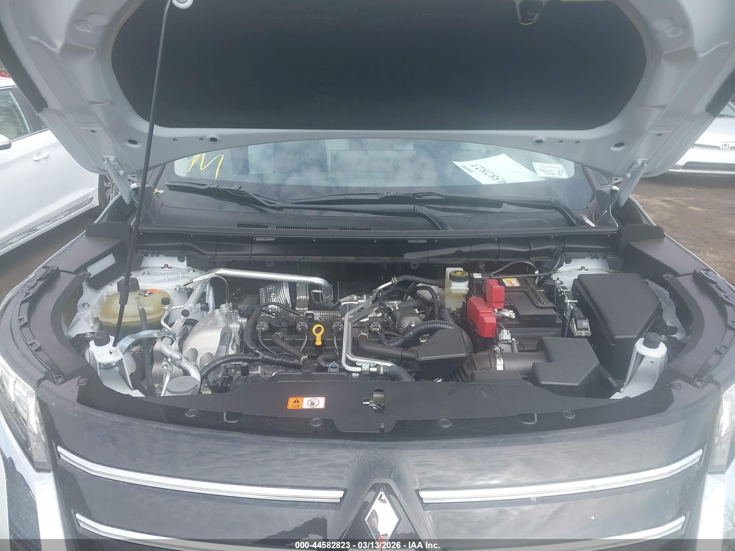 MITSUBISHI OUTLANDER image 10