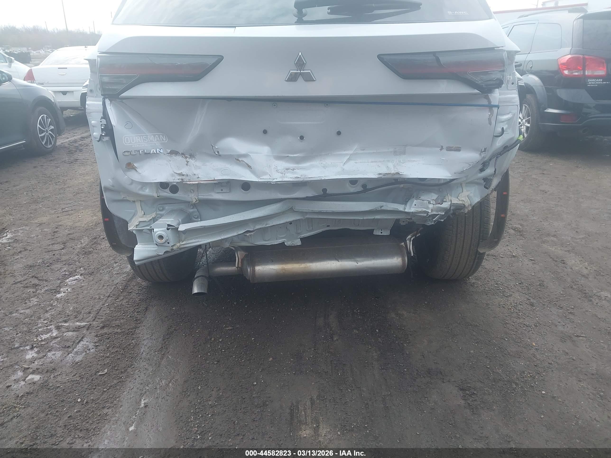 MITSUBISHI OUTLANDER image 6