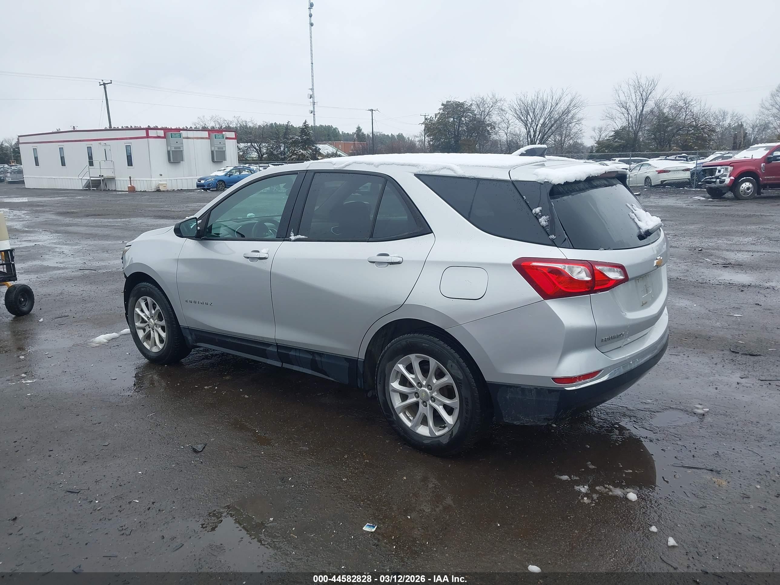 CHEVROLET EQUINOX image 3