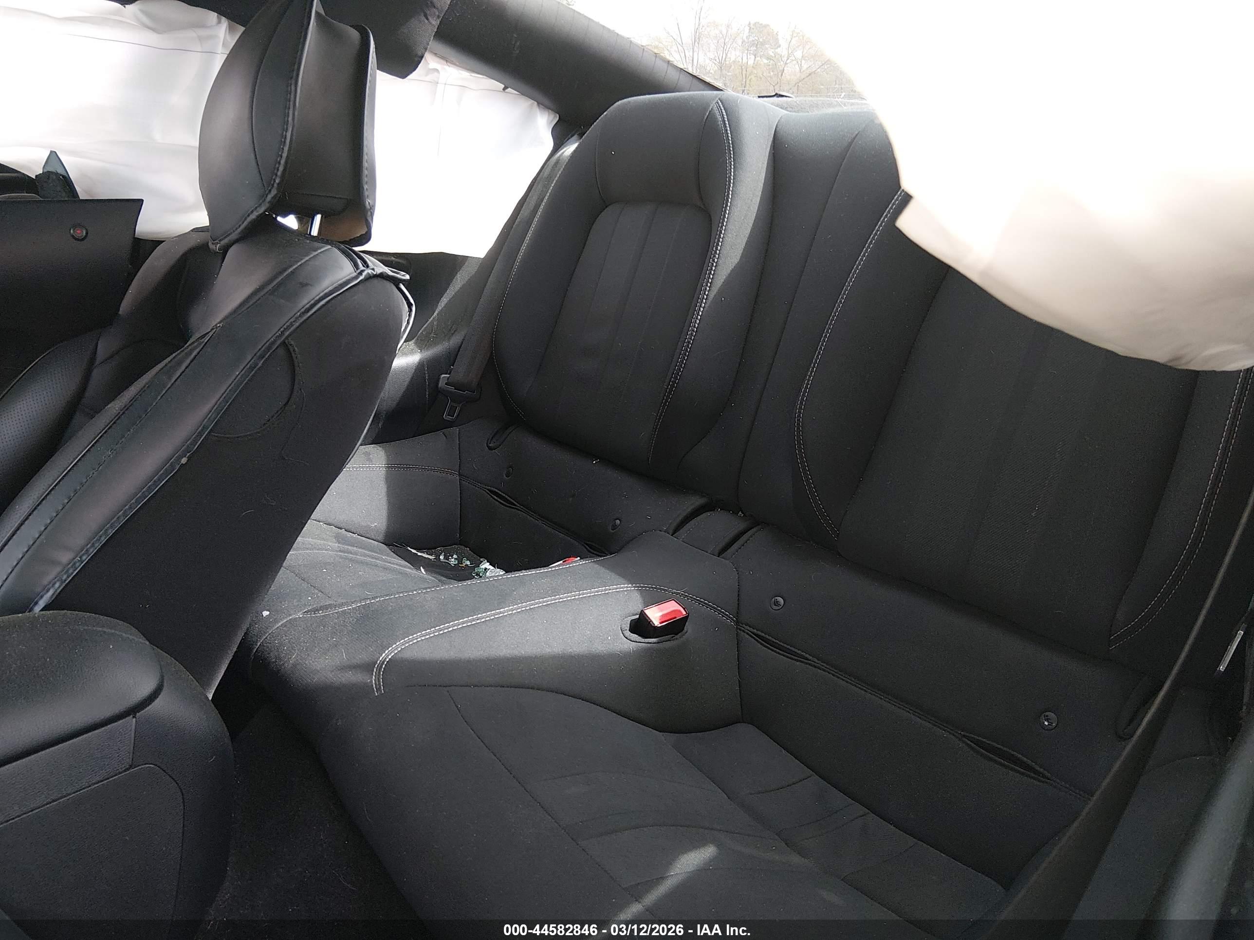 FORD MUSTANG image 8