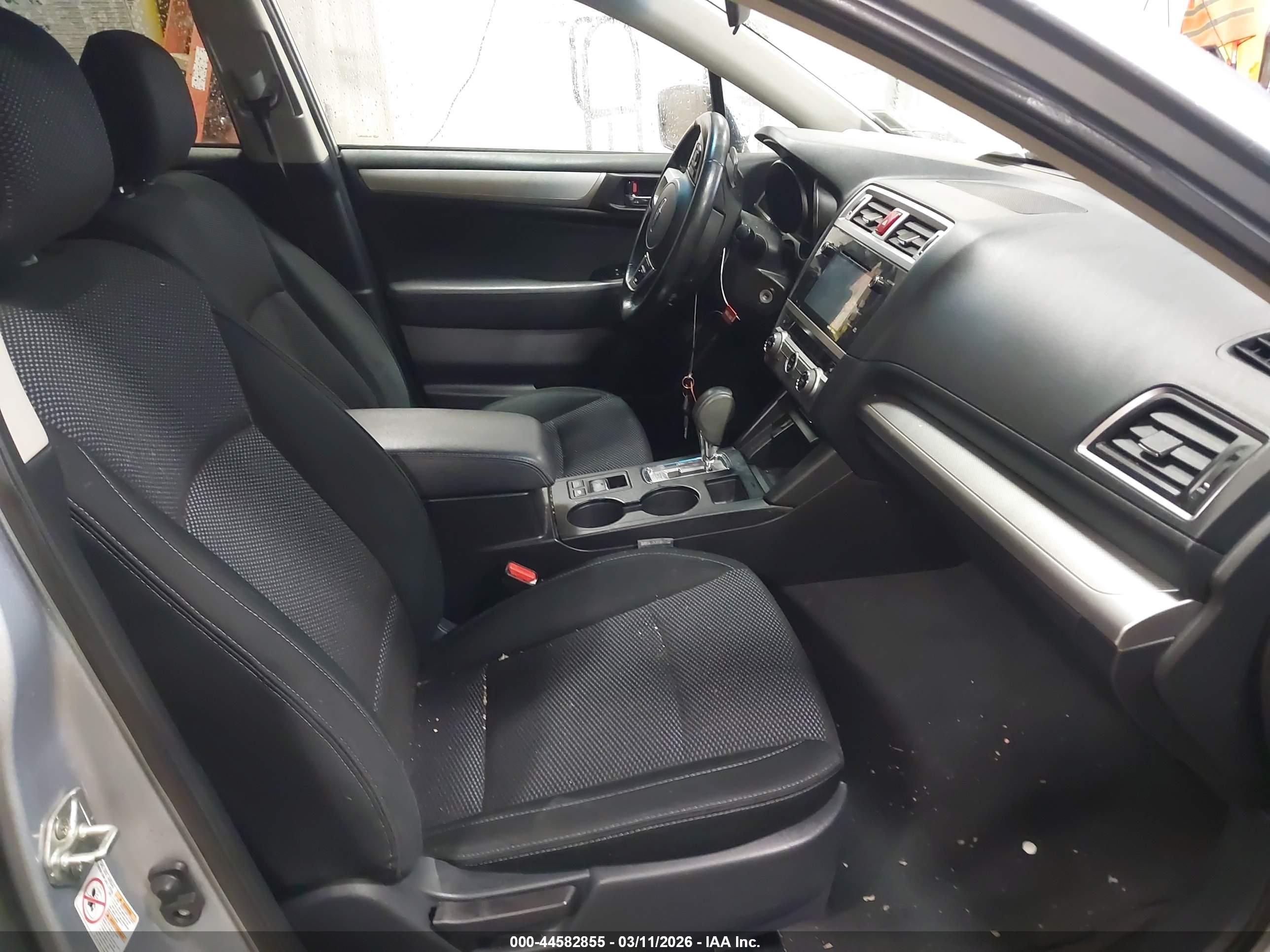 SUBARU OUTBACK image 5