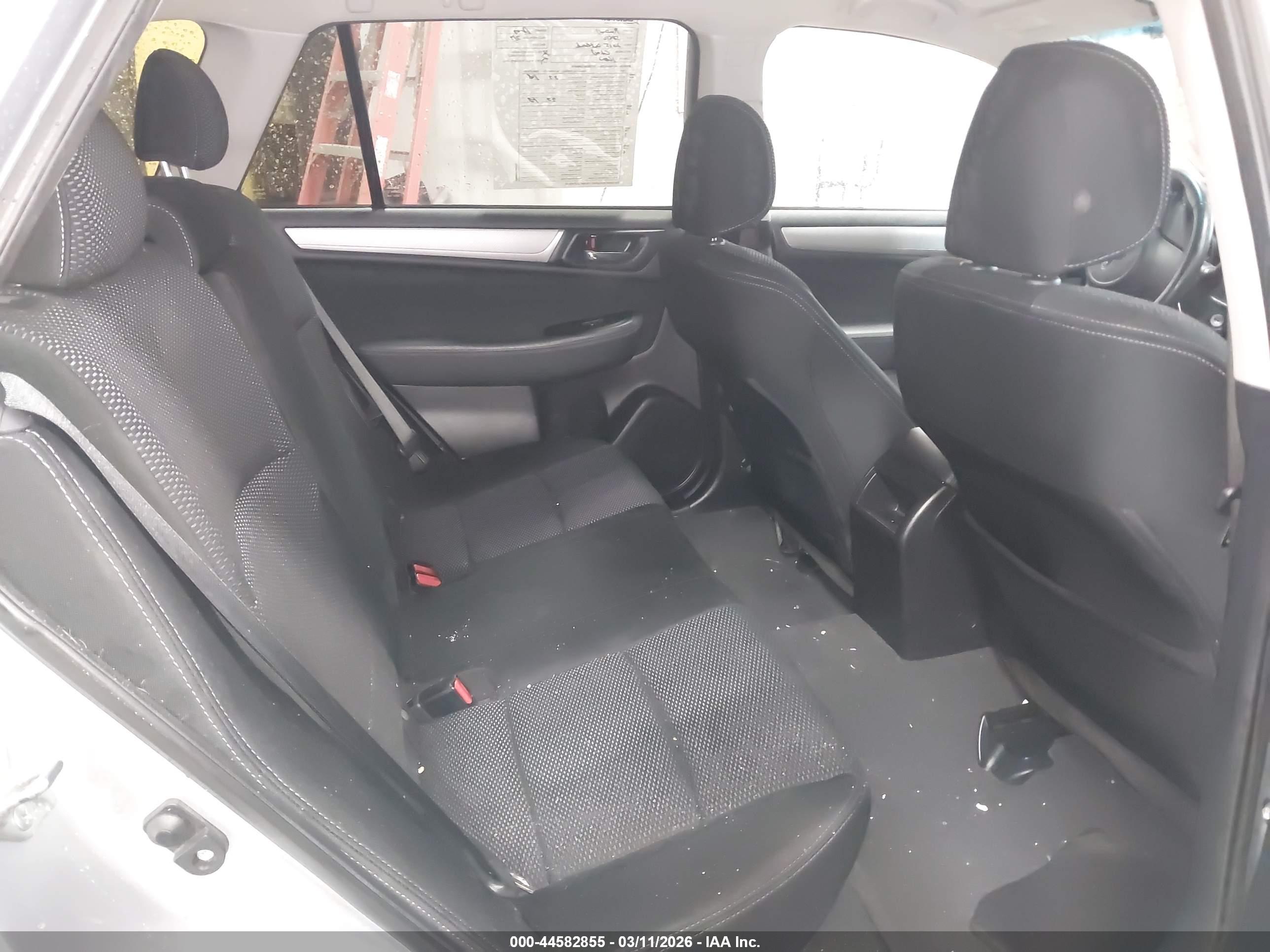 SUBARU OUTBACK image 8