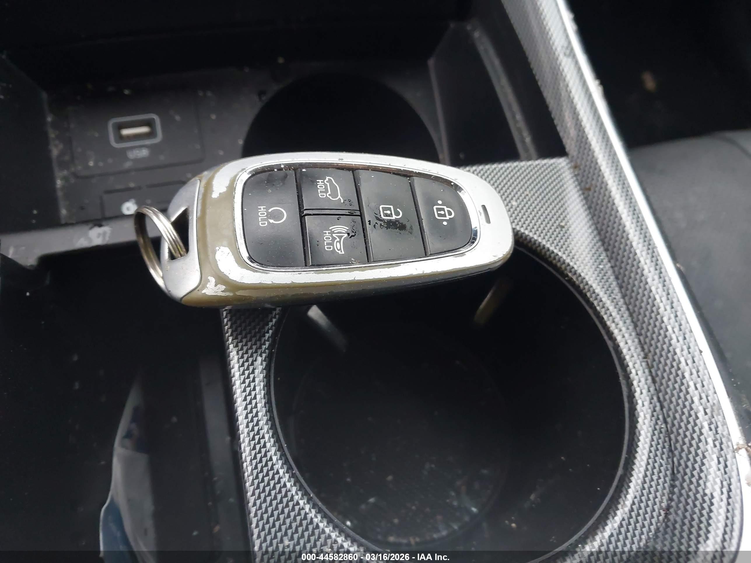 HYUNDAI SANTA image 11