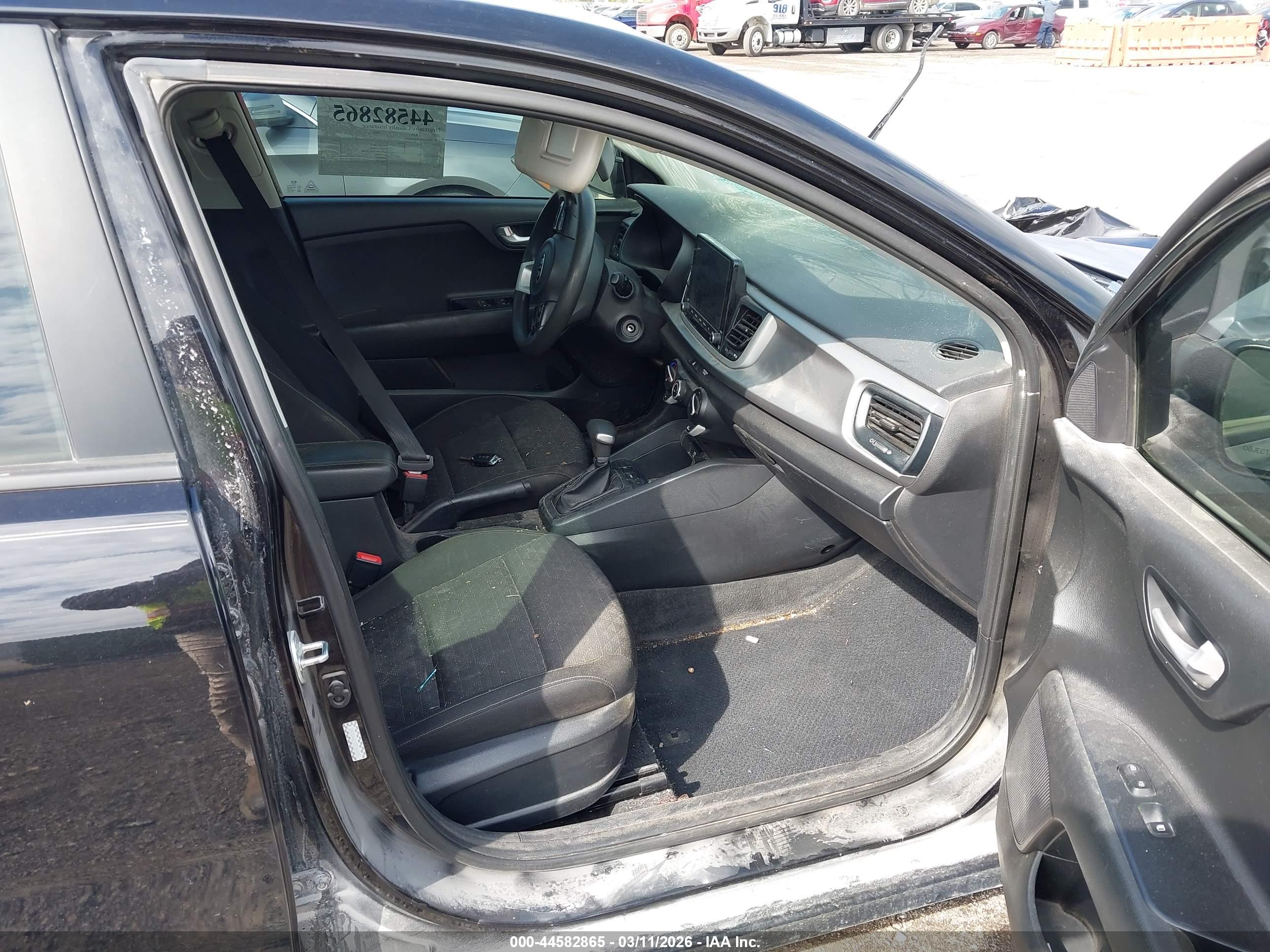KIA RIO image 5
