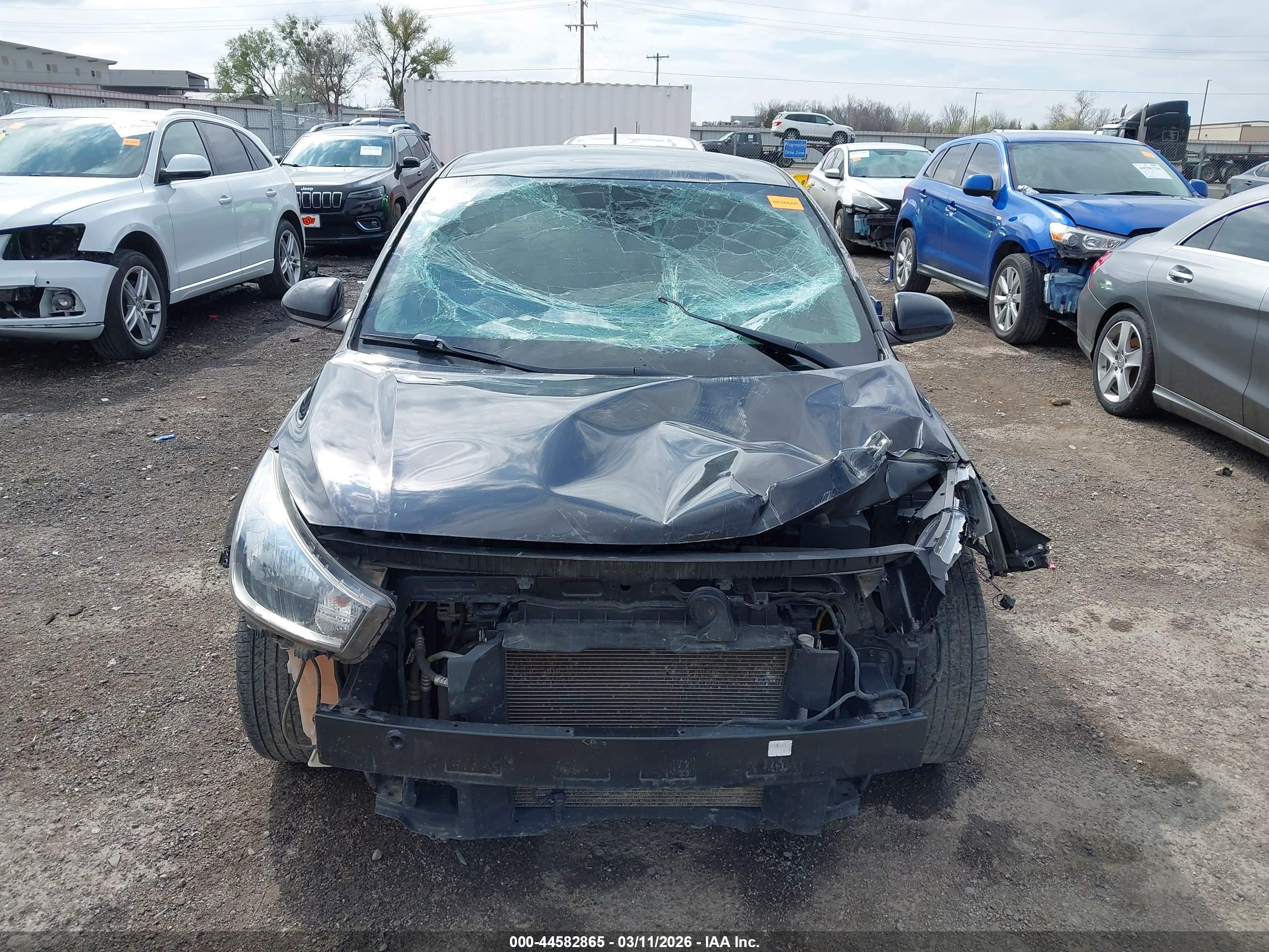 KIA RIO image 6