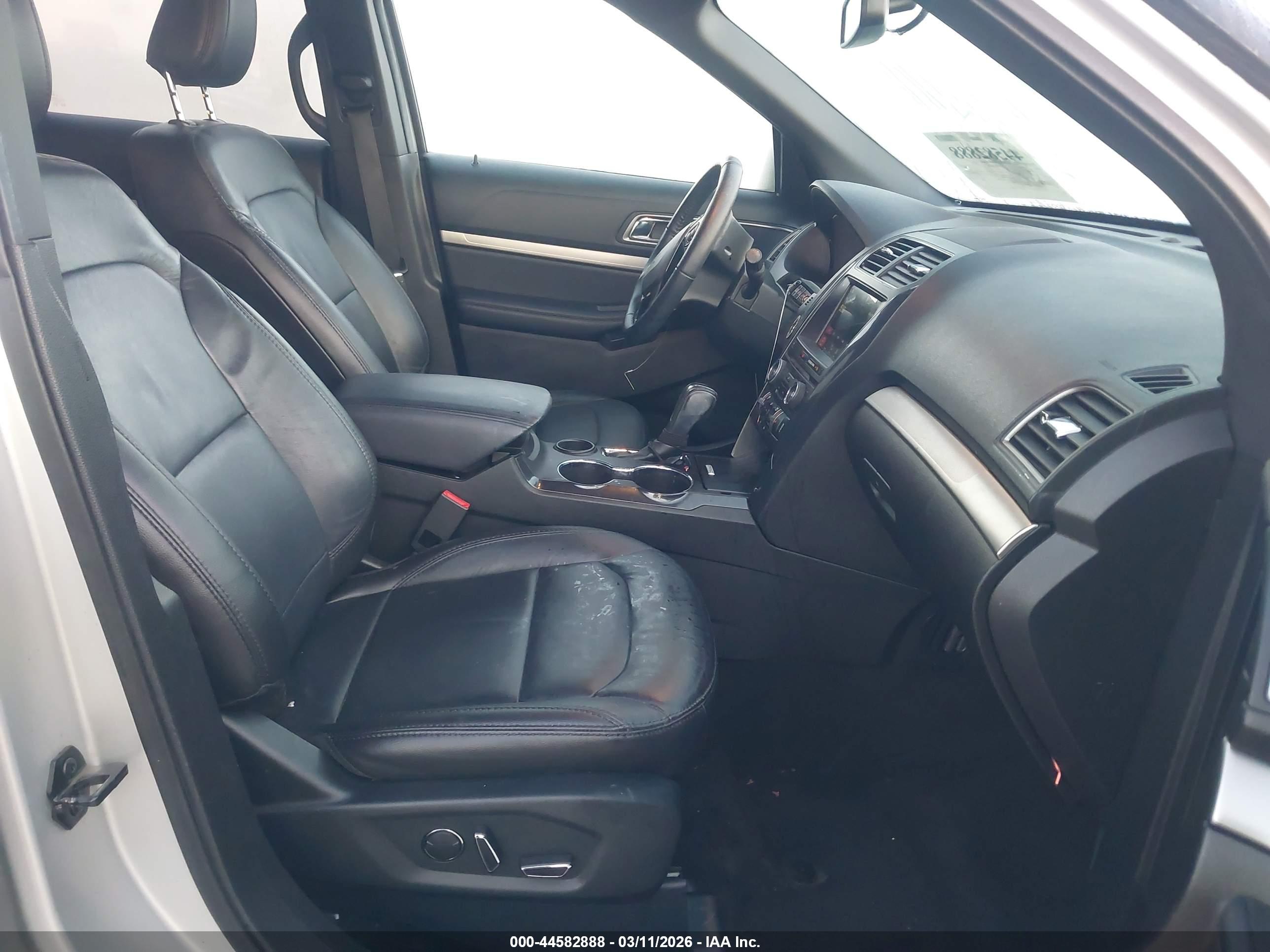 FORD EXPLORER image 5