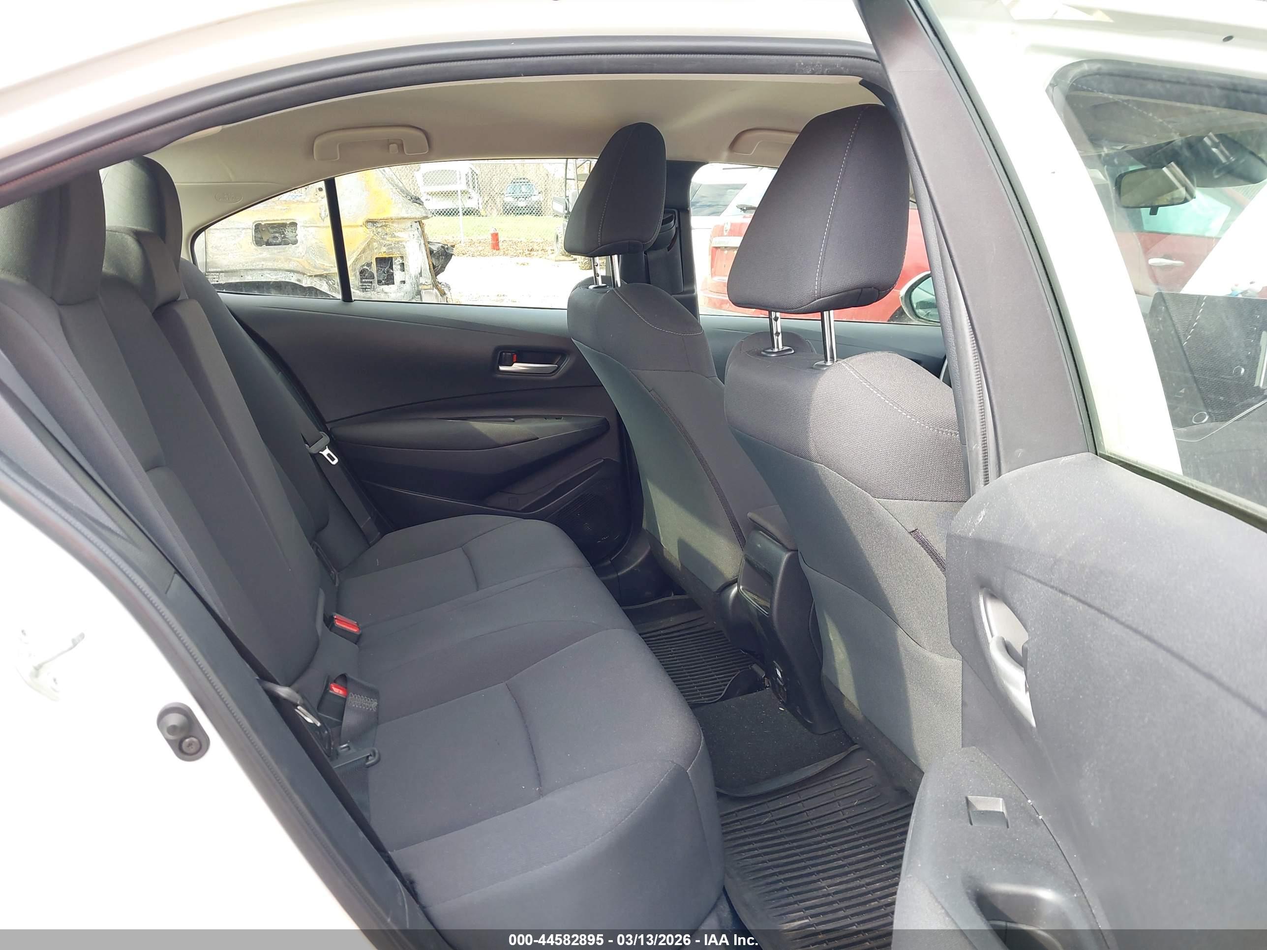 TOYOTA COROLLA image 8