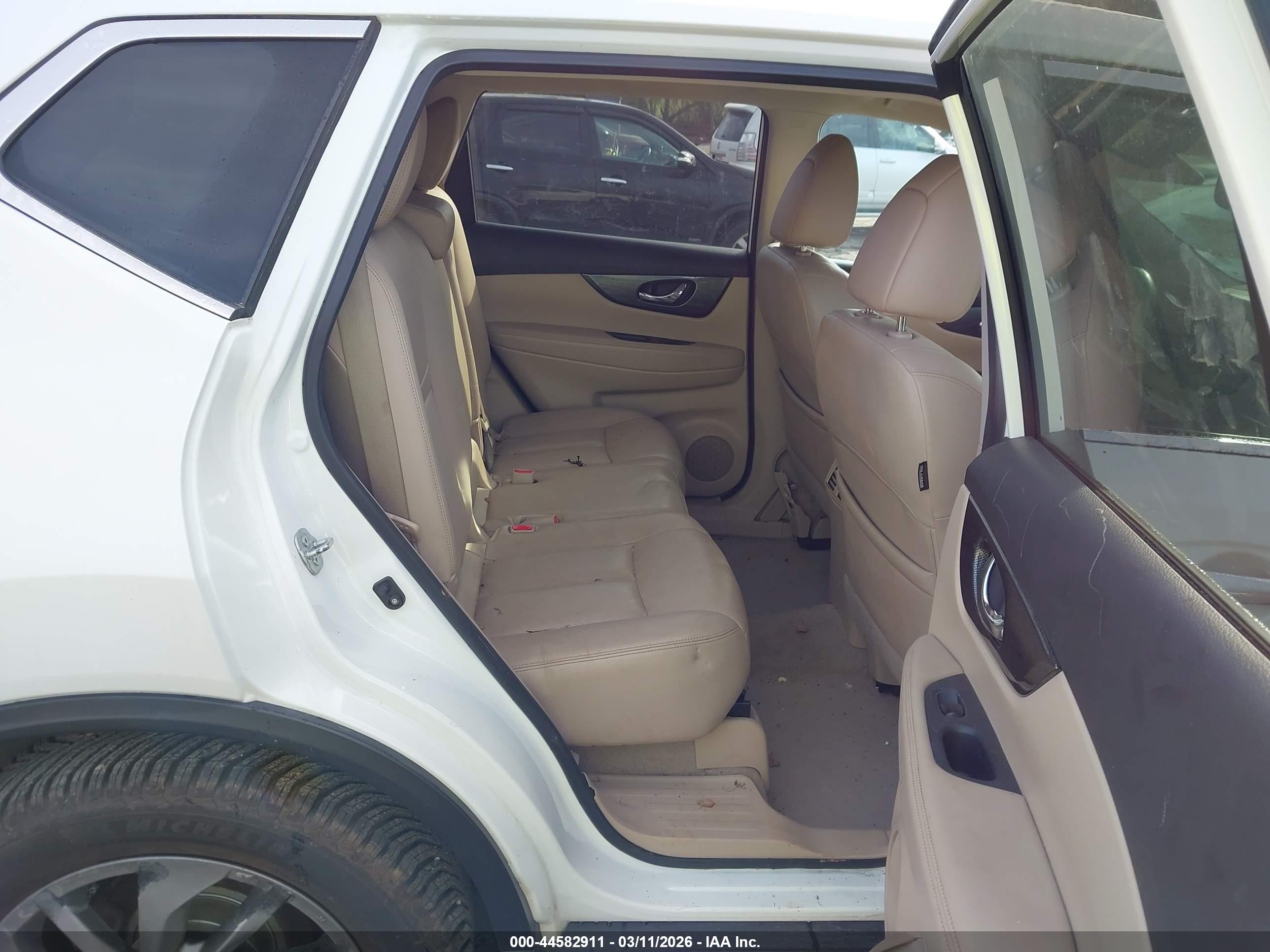 NISSAN ROGUE image 8