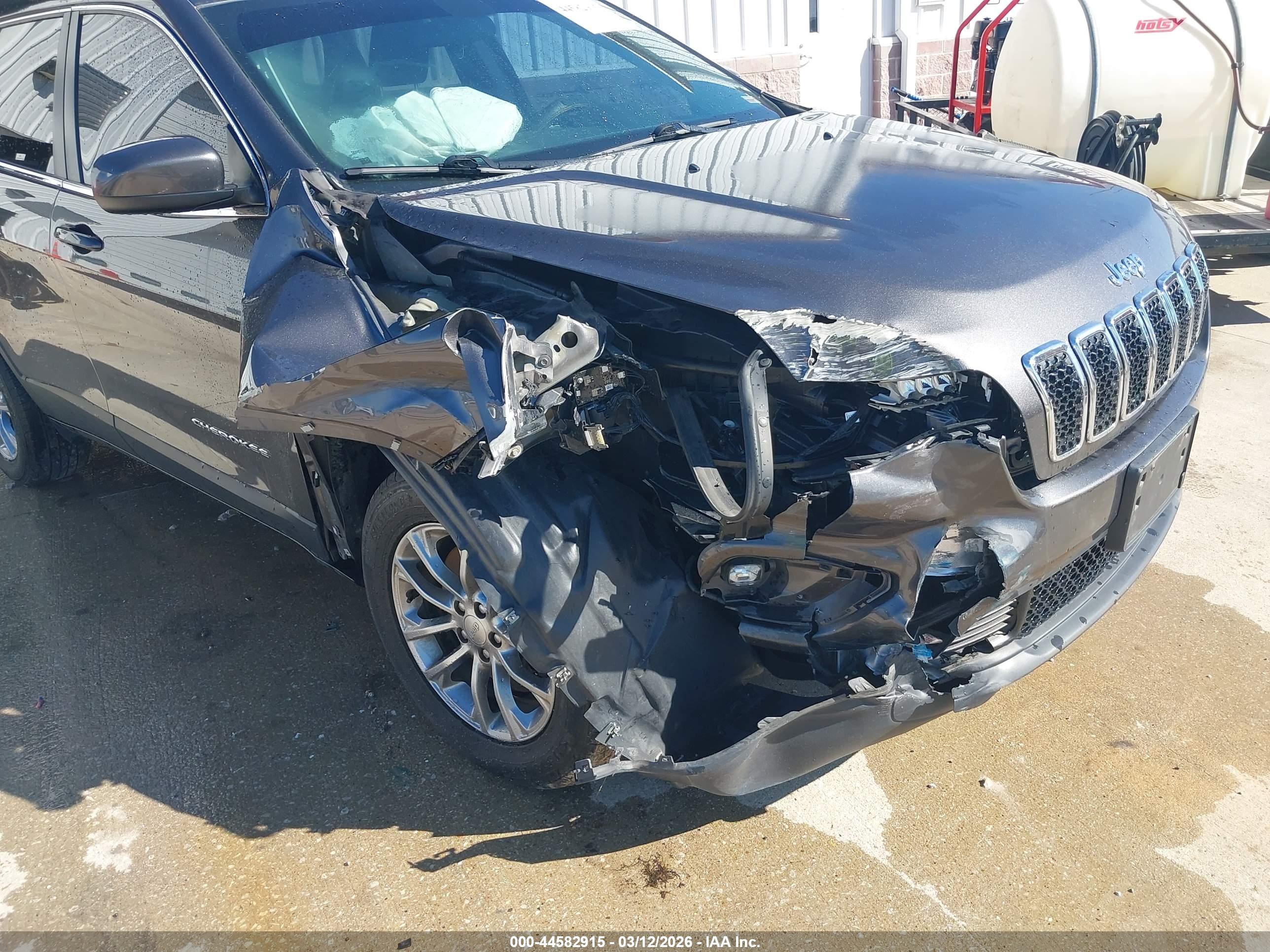 JEEP CHEROKEE image 6