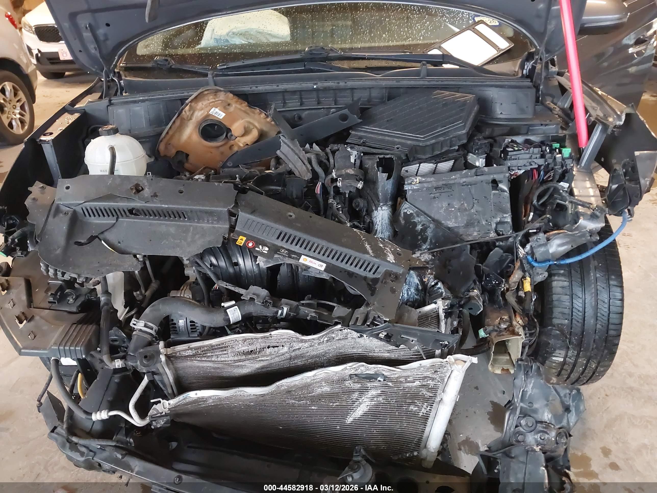 HYUNDAI TUCSON image 10