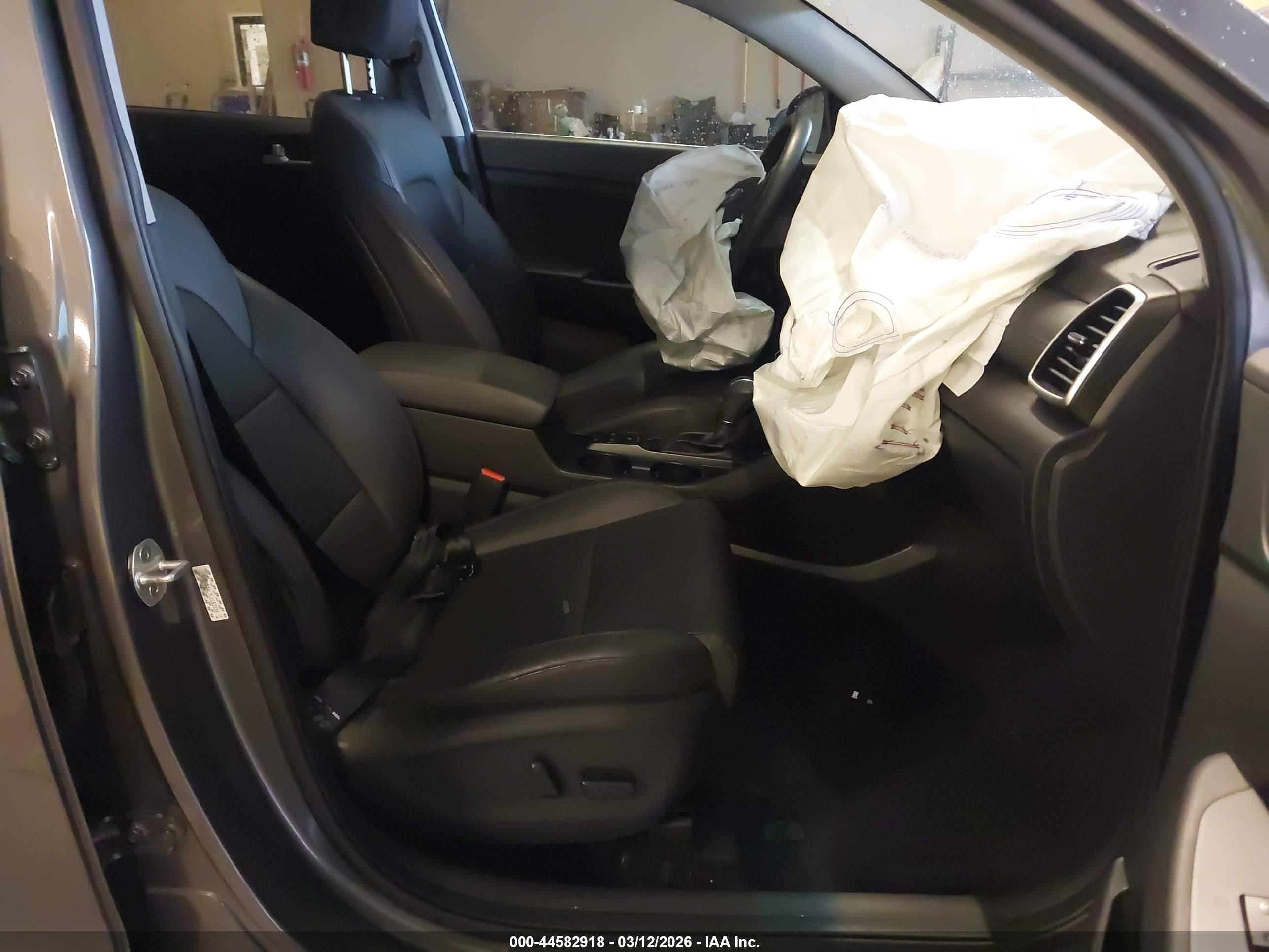 HYUNDAI TUCSON image 5