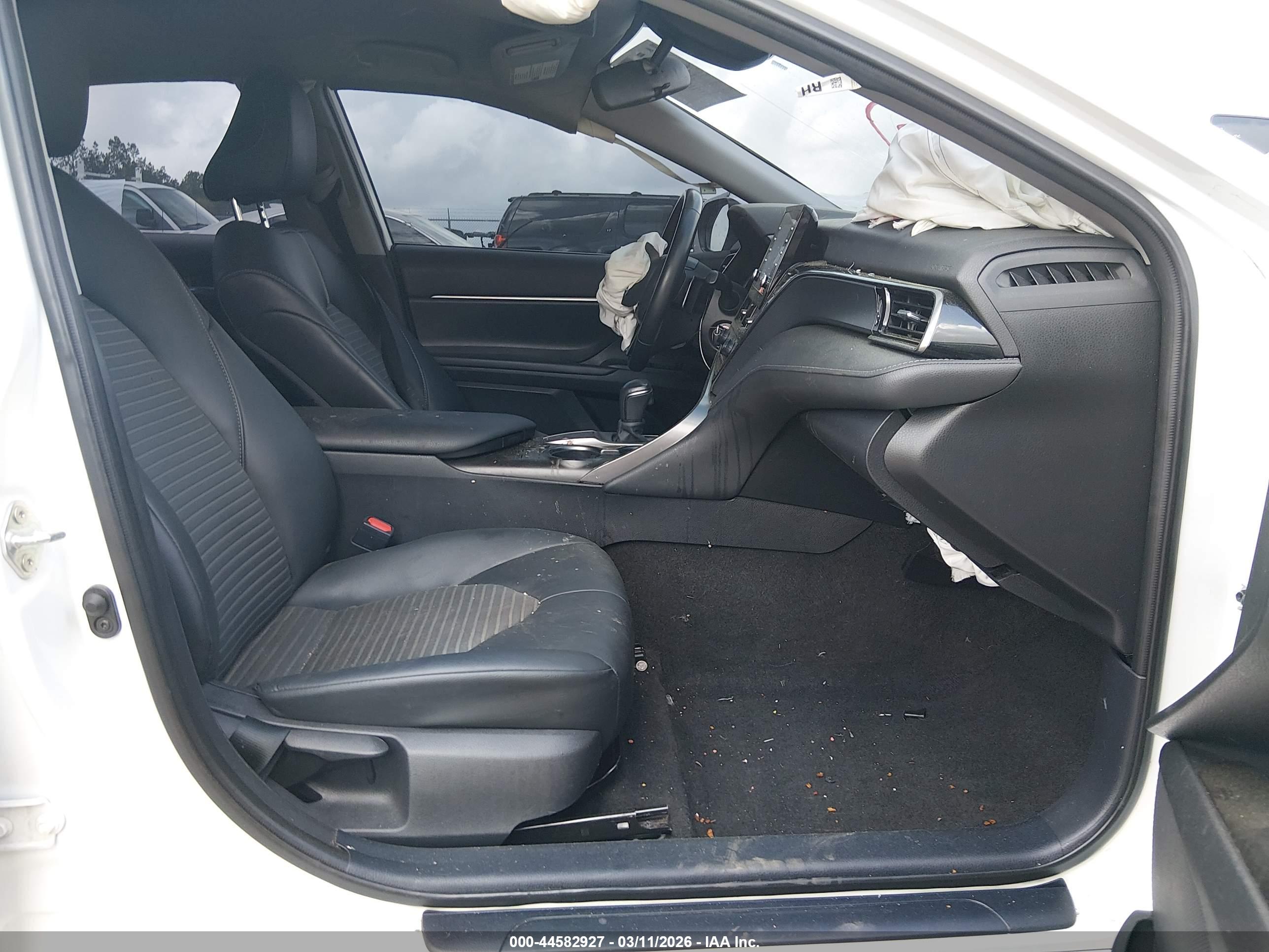 TOYOTA CAMRY image 5